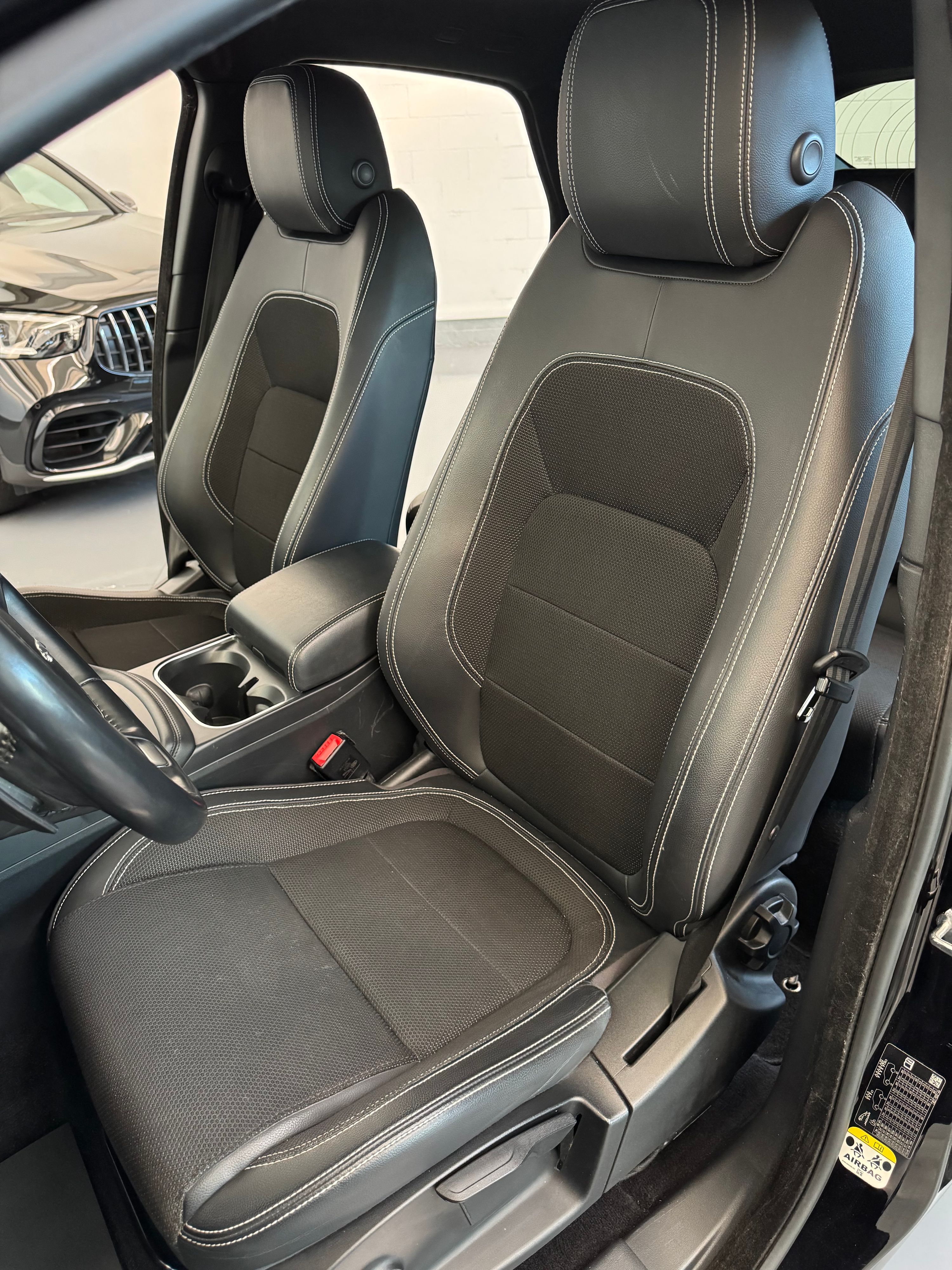 Jaguar E-Pace R-Dynamic P250 AWD 2.0cc 249cv Tagliandi ufficiali Finanziabile 2019 — foto 10