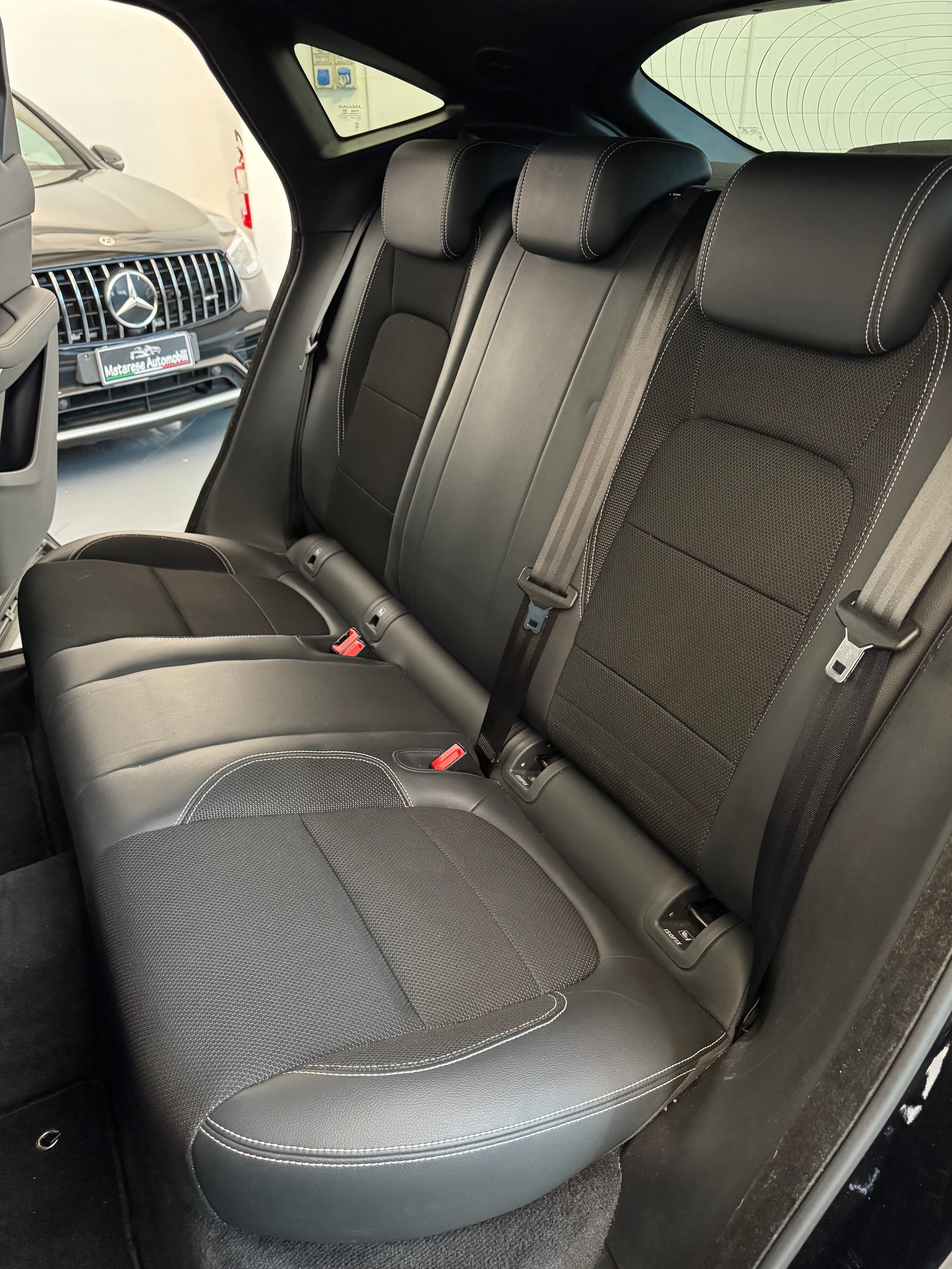 Jaguar E-Pace R-Dynamic P250 AWD 2.0cc 249cv Tagliandi ufficiali Finanziabile 2019 — foto 11