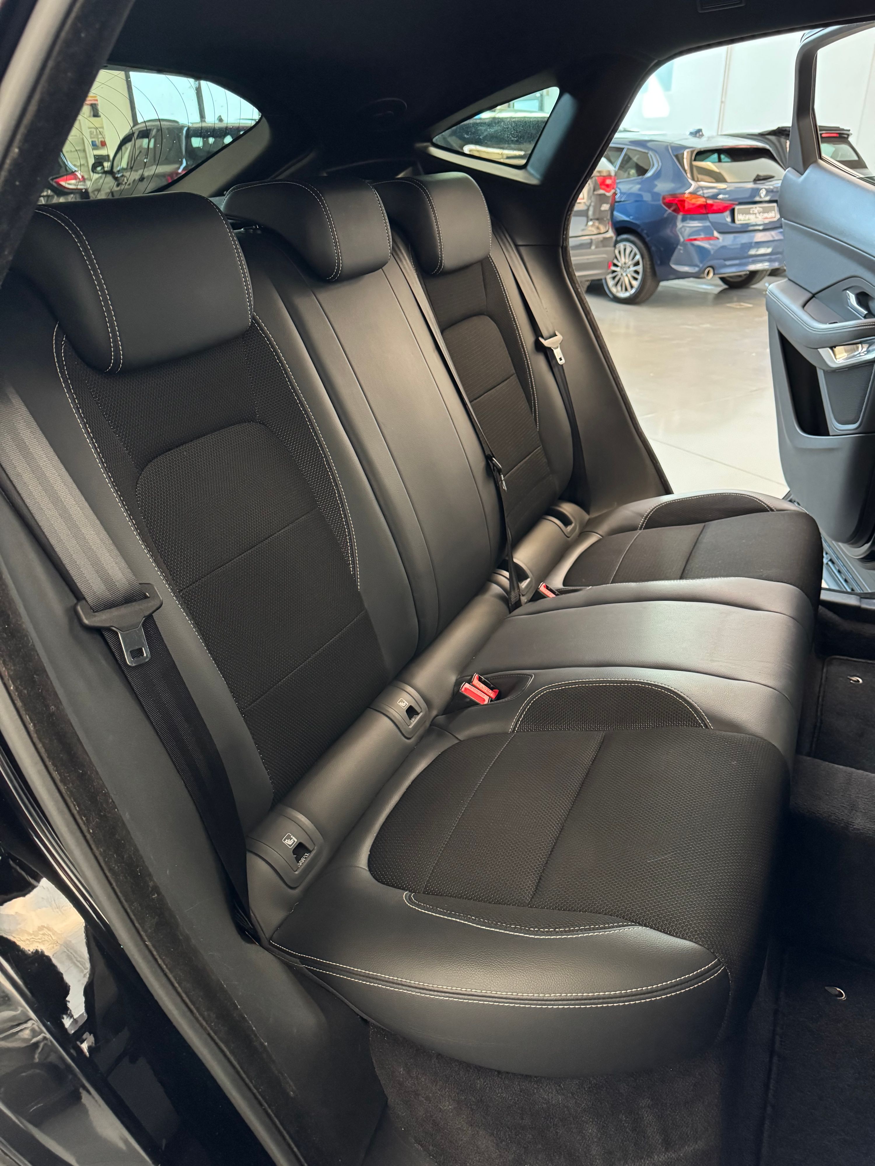 Jaguar E-Pace R-Dynamic P250 AWD 2.0cc 249cv Tagliandi ufficiali Finanziabile 2019 — foto 12