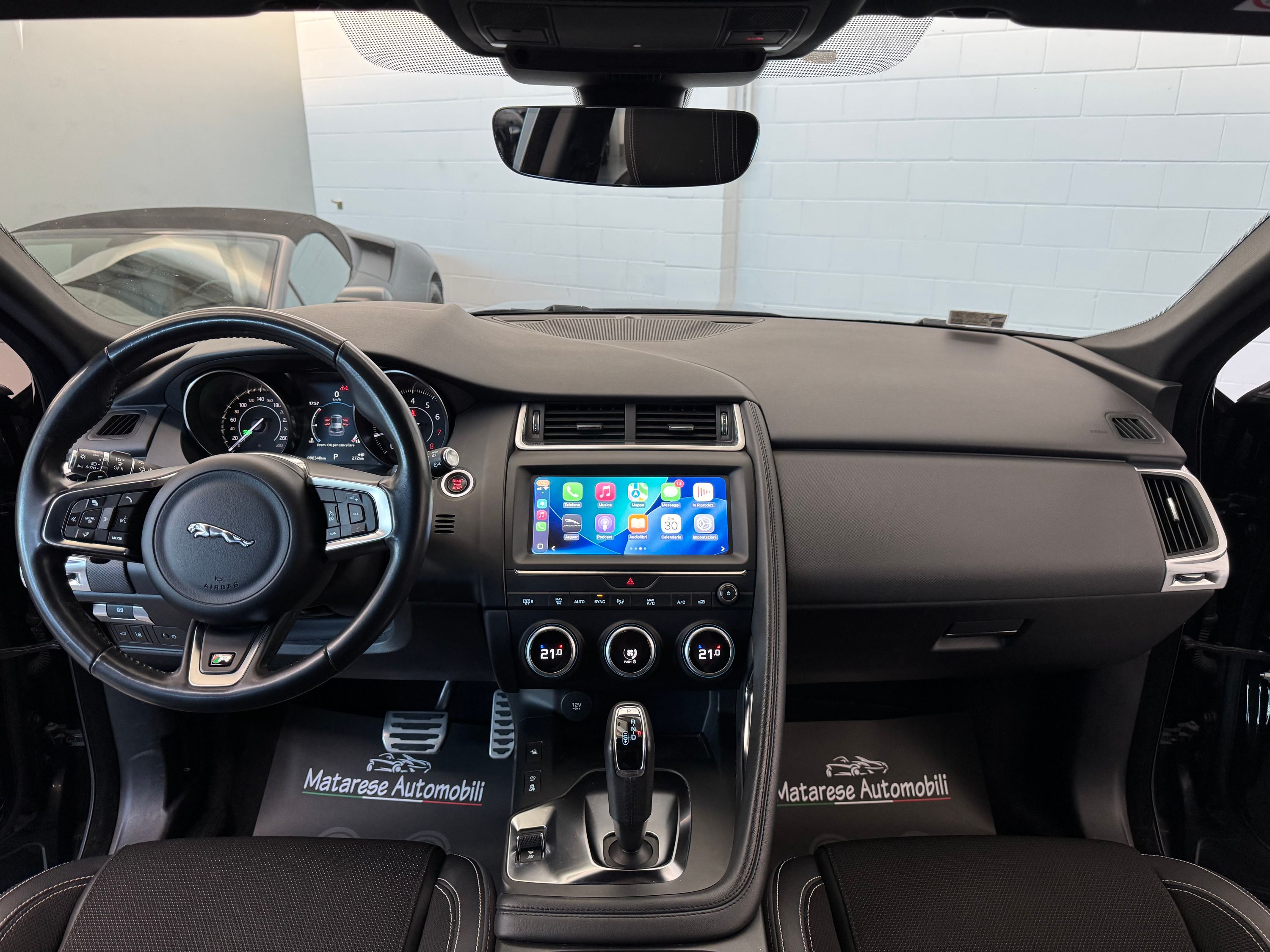 Jaguar E-Pace R-Dynamic P250 AWD 2.0cc 249cv Tagliandi ufficiali Finanziabile 2019 — foto 14