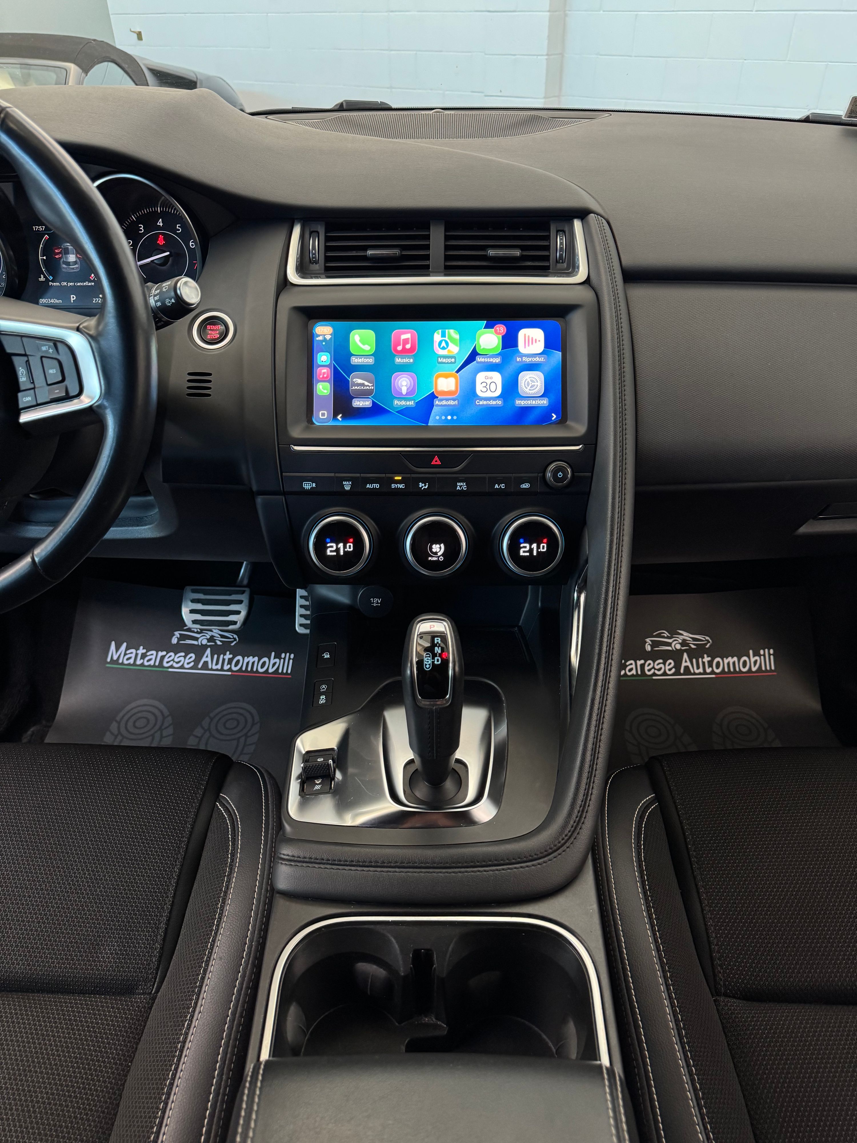 Jaguar E-Pace R-Dynamic P250 AWD 2.0cc 249cv Tagliandi ufficiali Finanziabile 2019 — foto 15