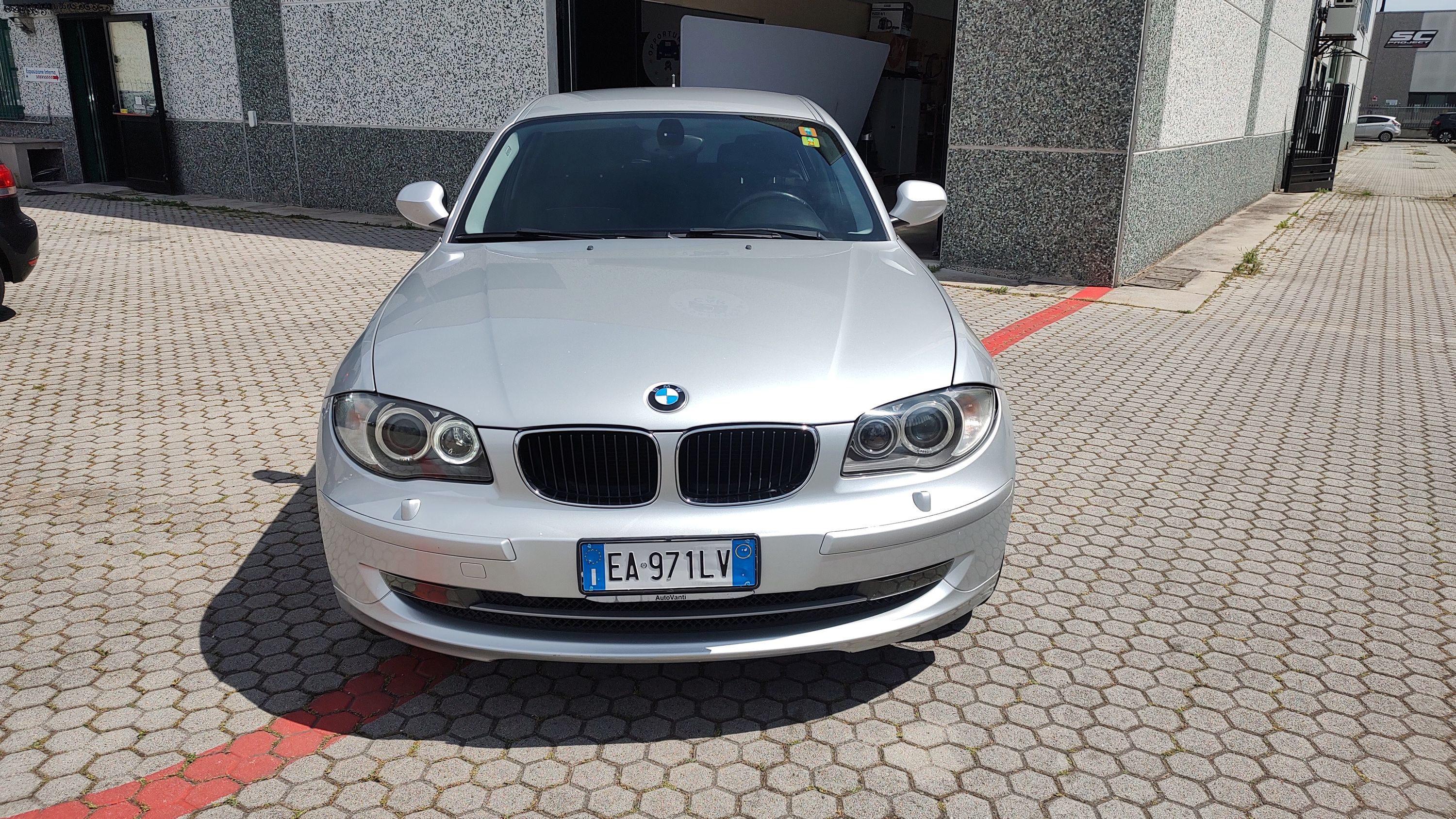 BMW 118d 5p 2.0 Futura 143cv dpf 2010 — foto 15