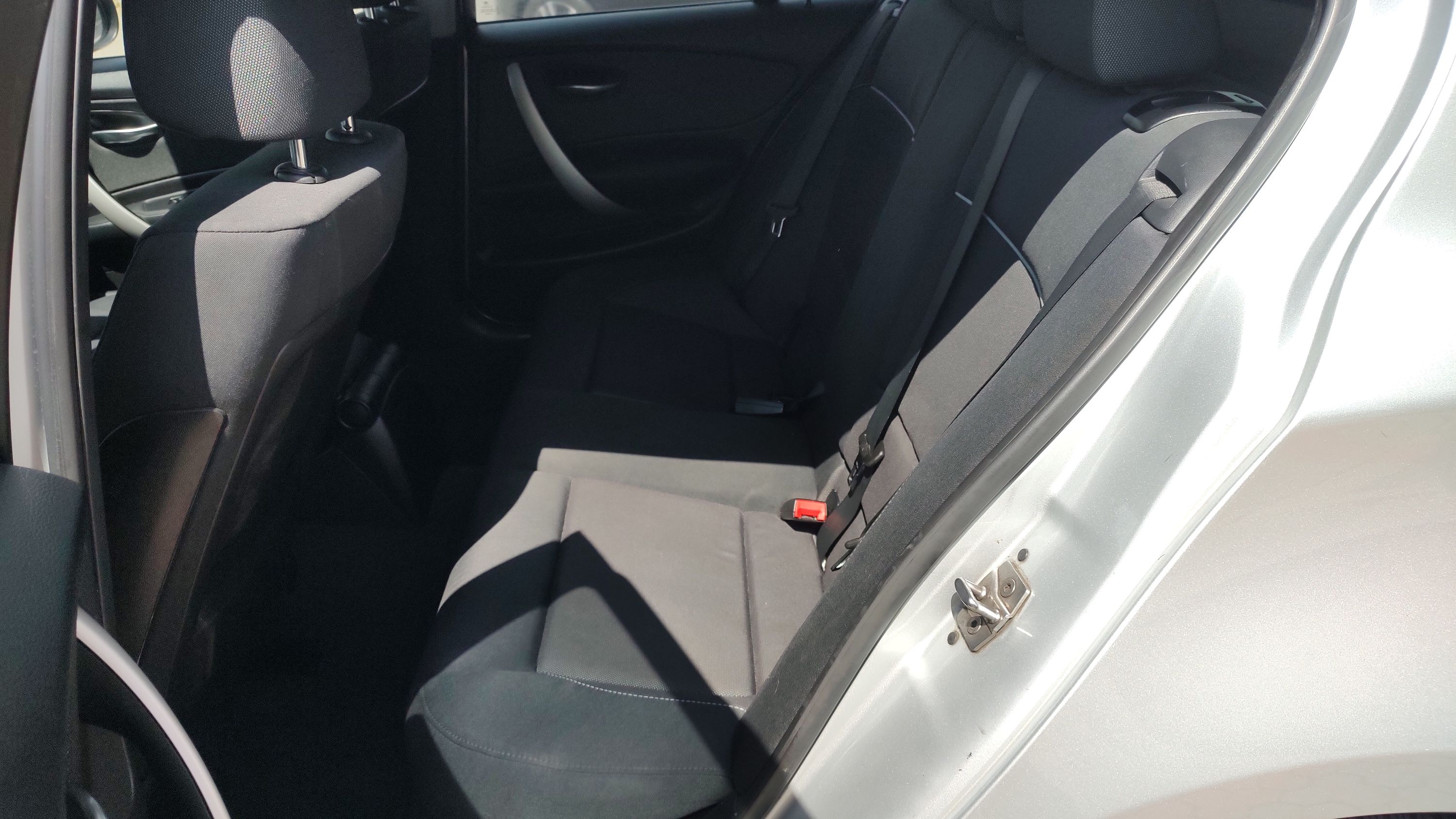 BMW 118d 5p 2.0 Futura 143cv dpf 2010 — foto 6