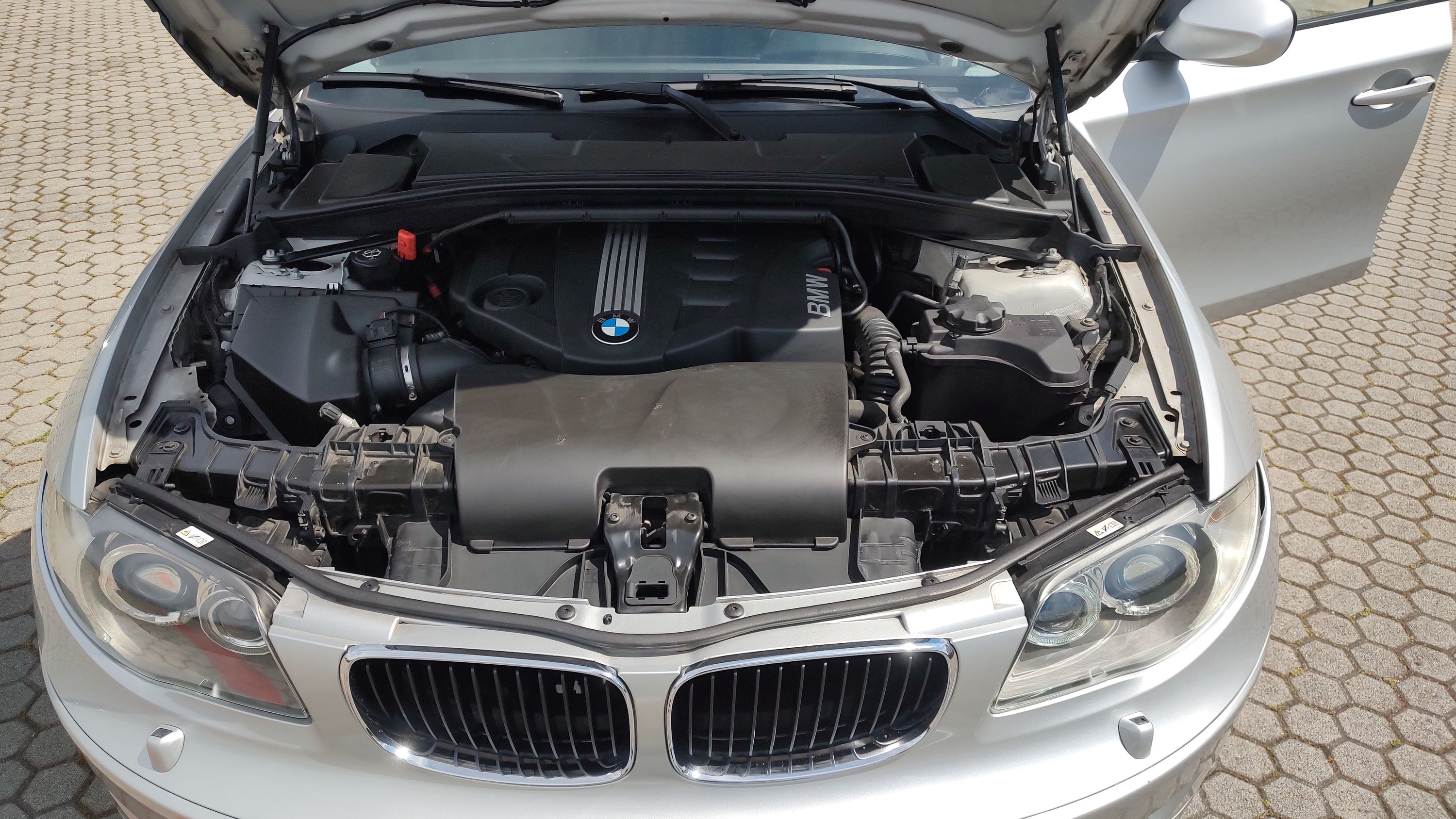 BMW 118d 5p 2.0 Futura 143cv dpf 2010 — foto 12