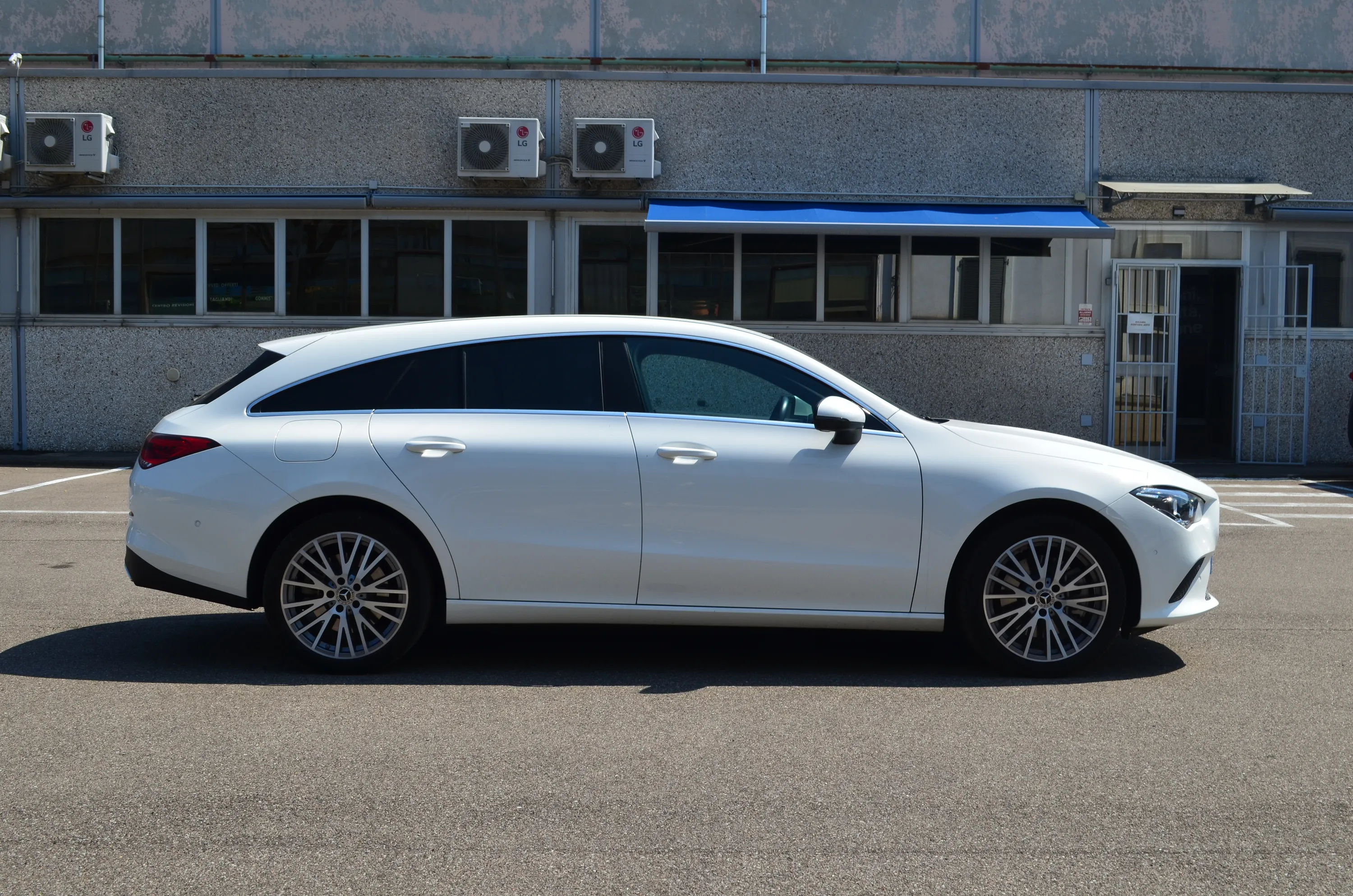 Mercedes CLA SW 250 e phev (eq-power) 224cv Sport auto 2023 — foto 17