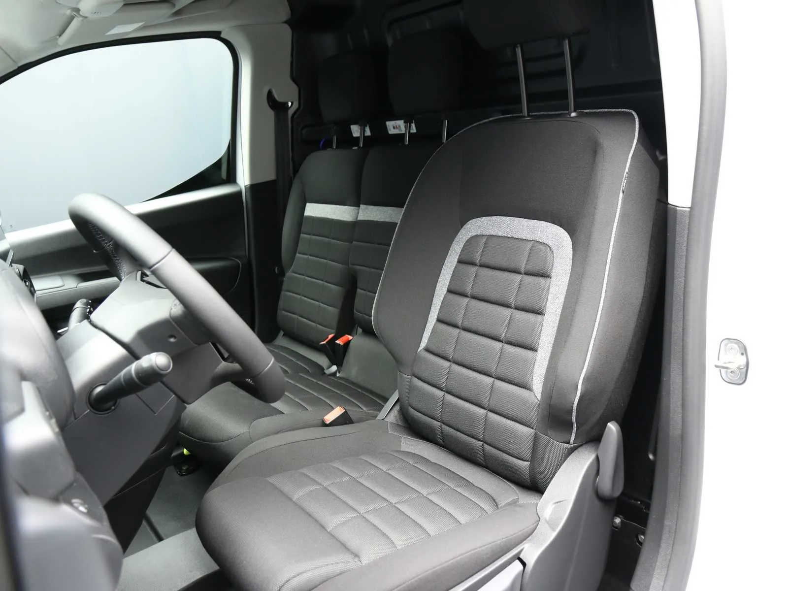 Citroen Berlingo van M 1.5 bluehdi 100cv S&S Serie Speciale XTR 2026 — foto 29