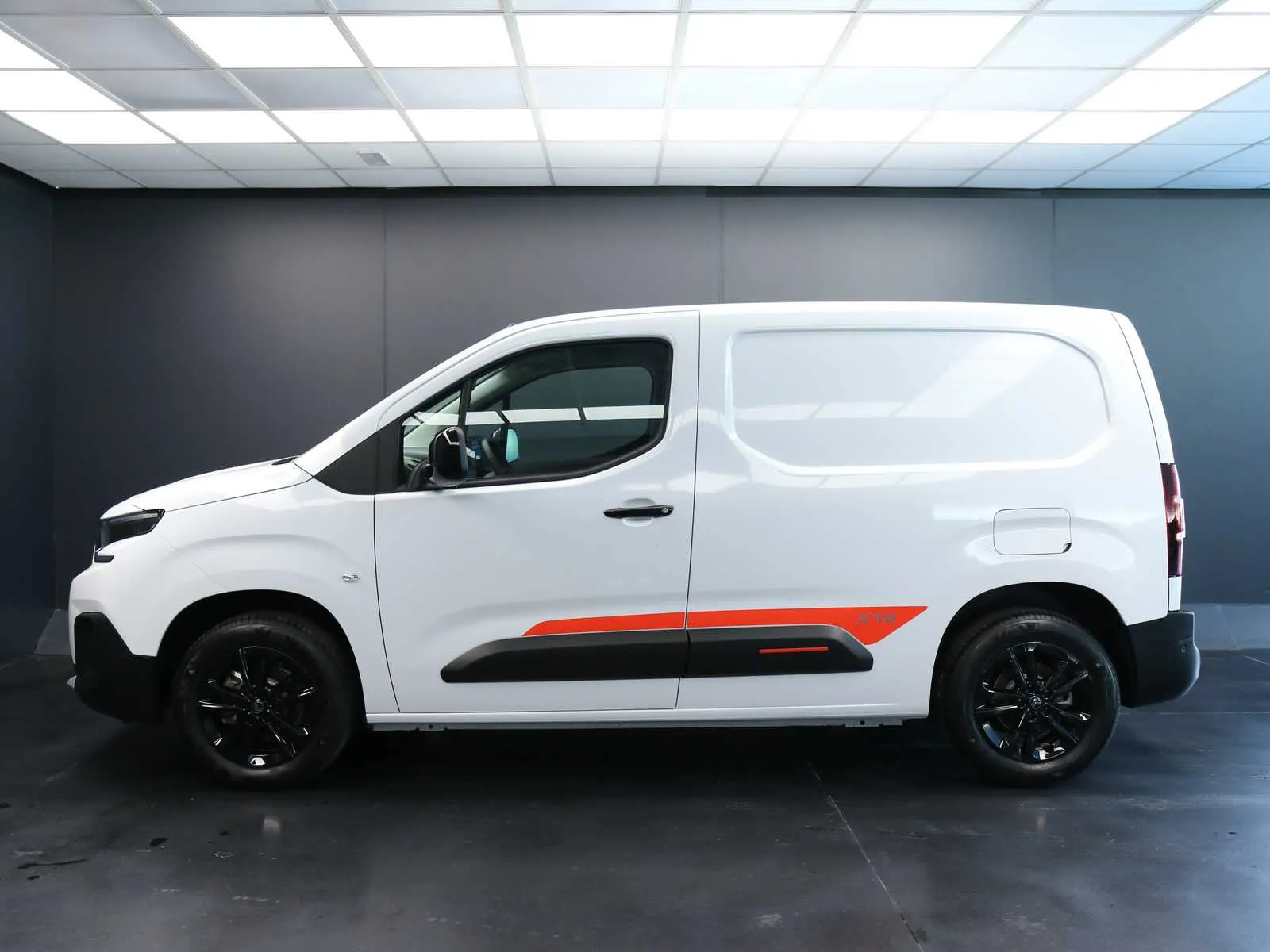Citroen Berlingo van M 1.5 bluehdi 100cv S&S Serie Speciale XTR 2026 — foto 8