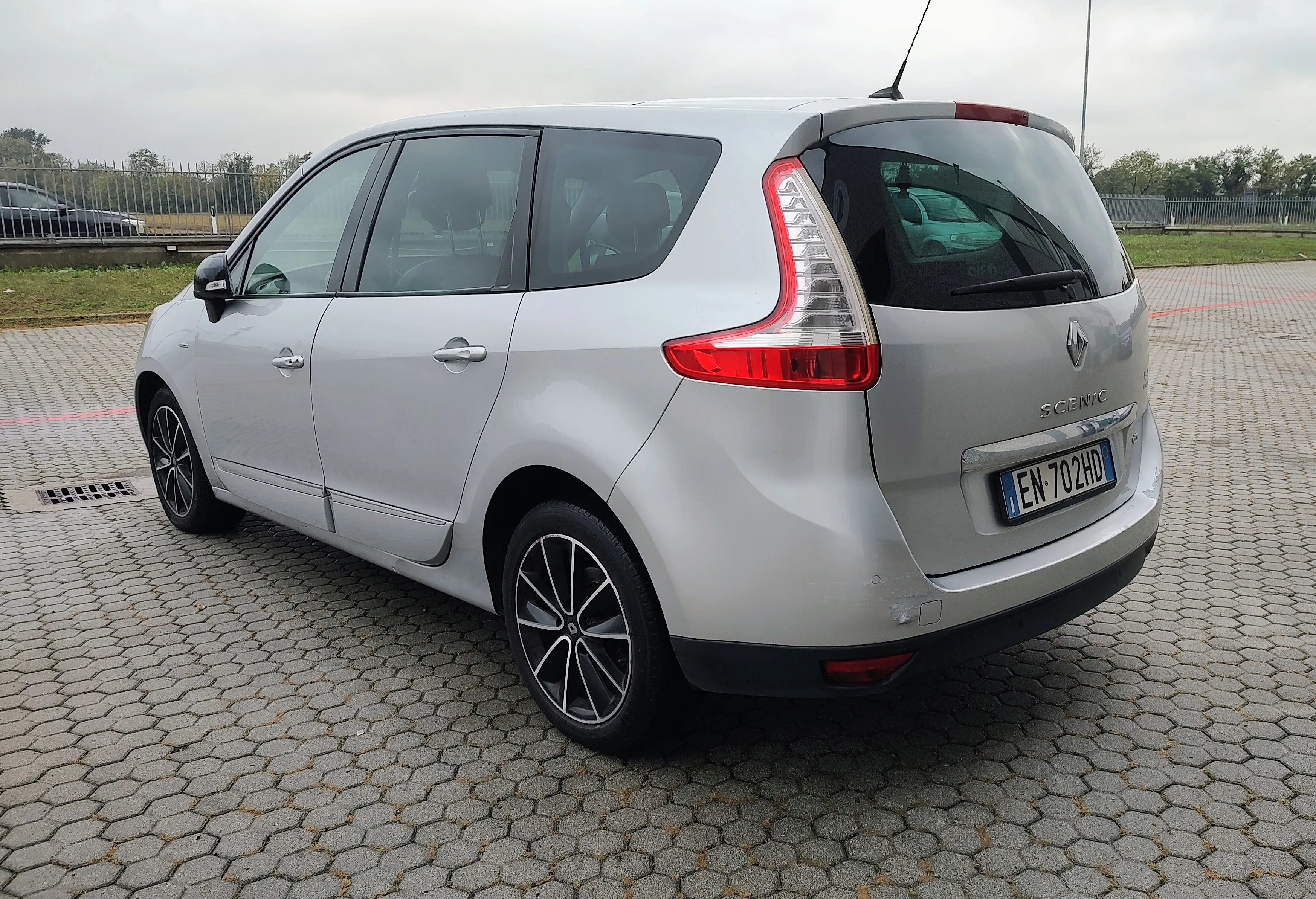 Renault Scenic 1.6 dci (energy) Bose s&s 130cv 2012 — foto 3
