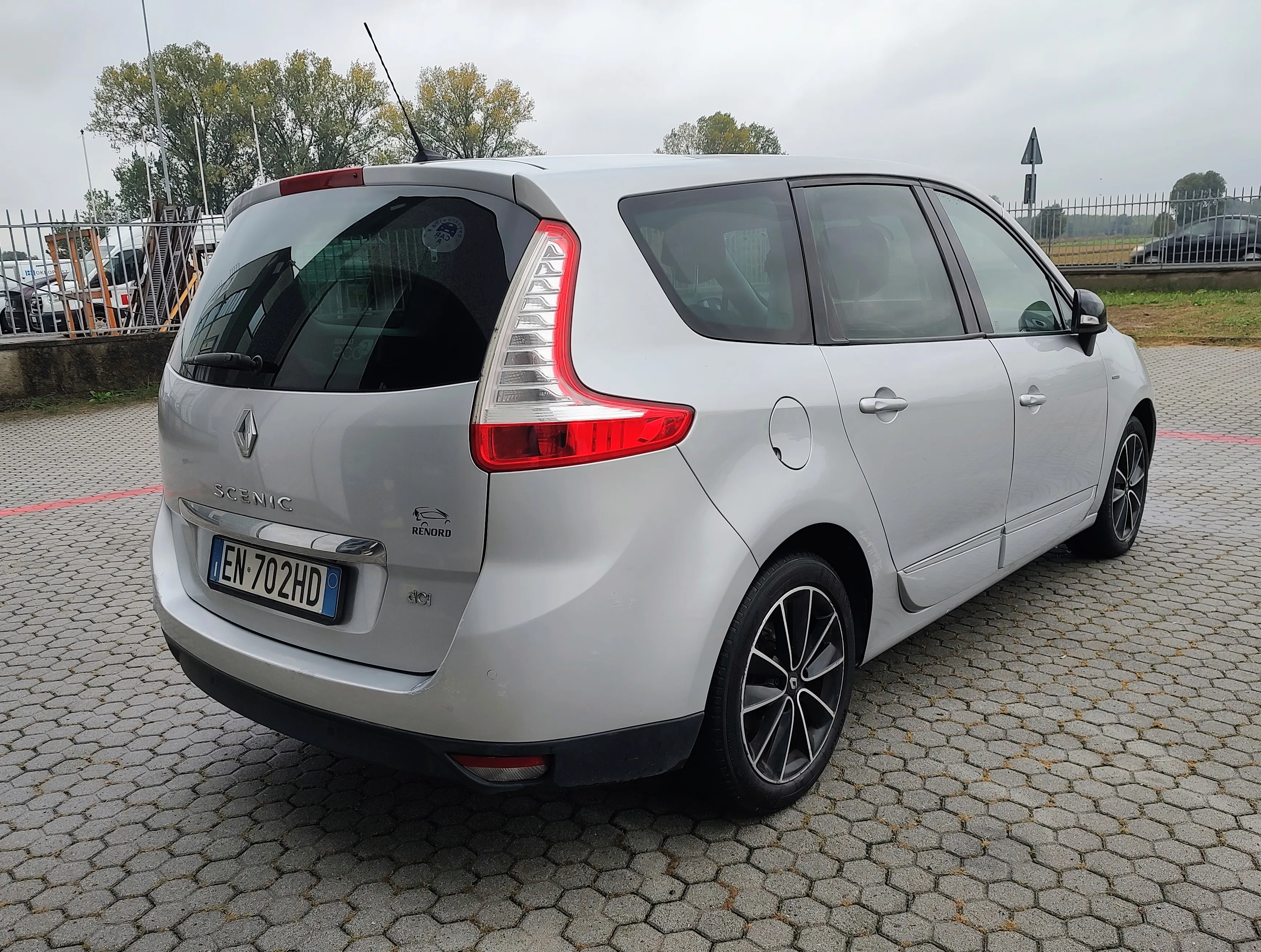 Renault Scenic 1.6 dci (energy) Bose s&s 130cv 2012 — foto 5