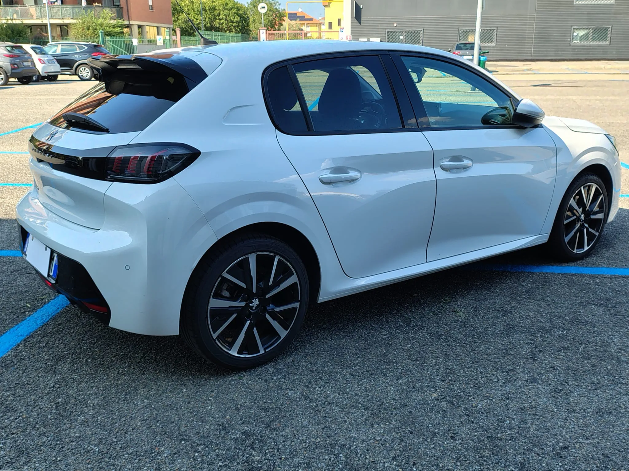 Peugeot 208 1.2 puretech Allure s&s 100cv eat8 my20 2020 — foto 3