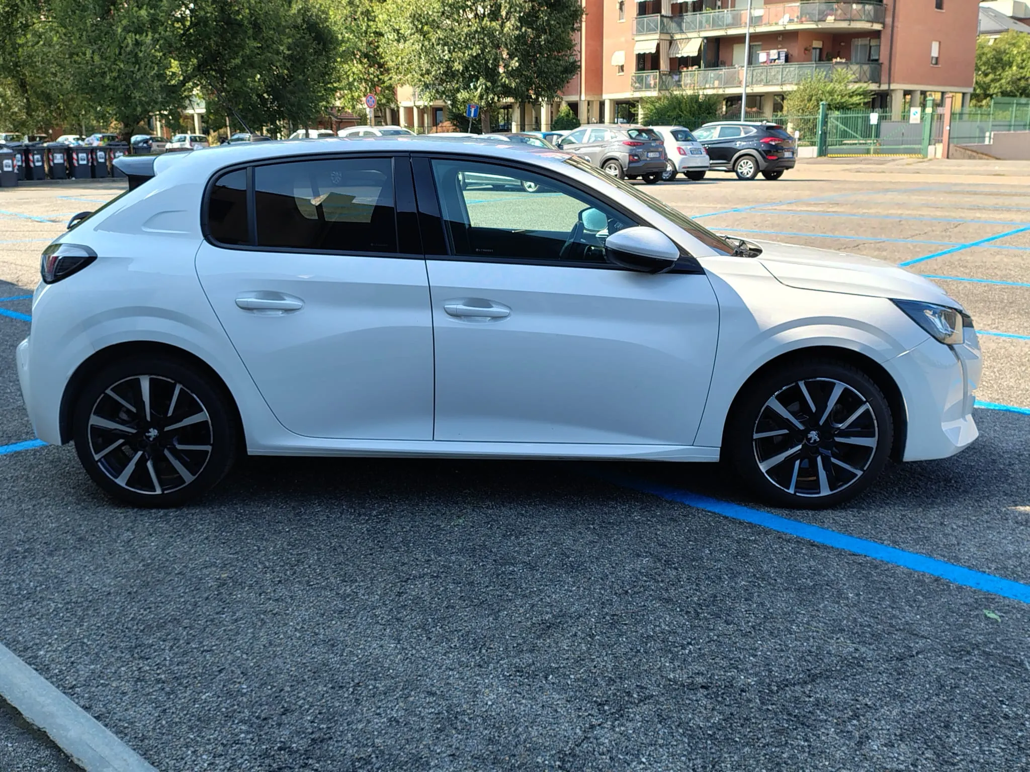 Peugeot 208 1.2 puretech Allure s&s 100cv eat8 my20 2020 — foto 7