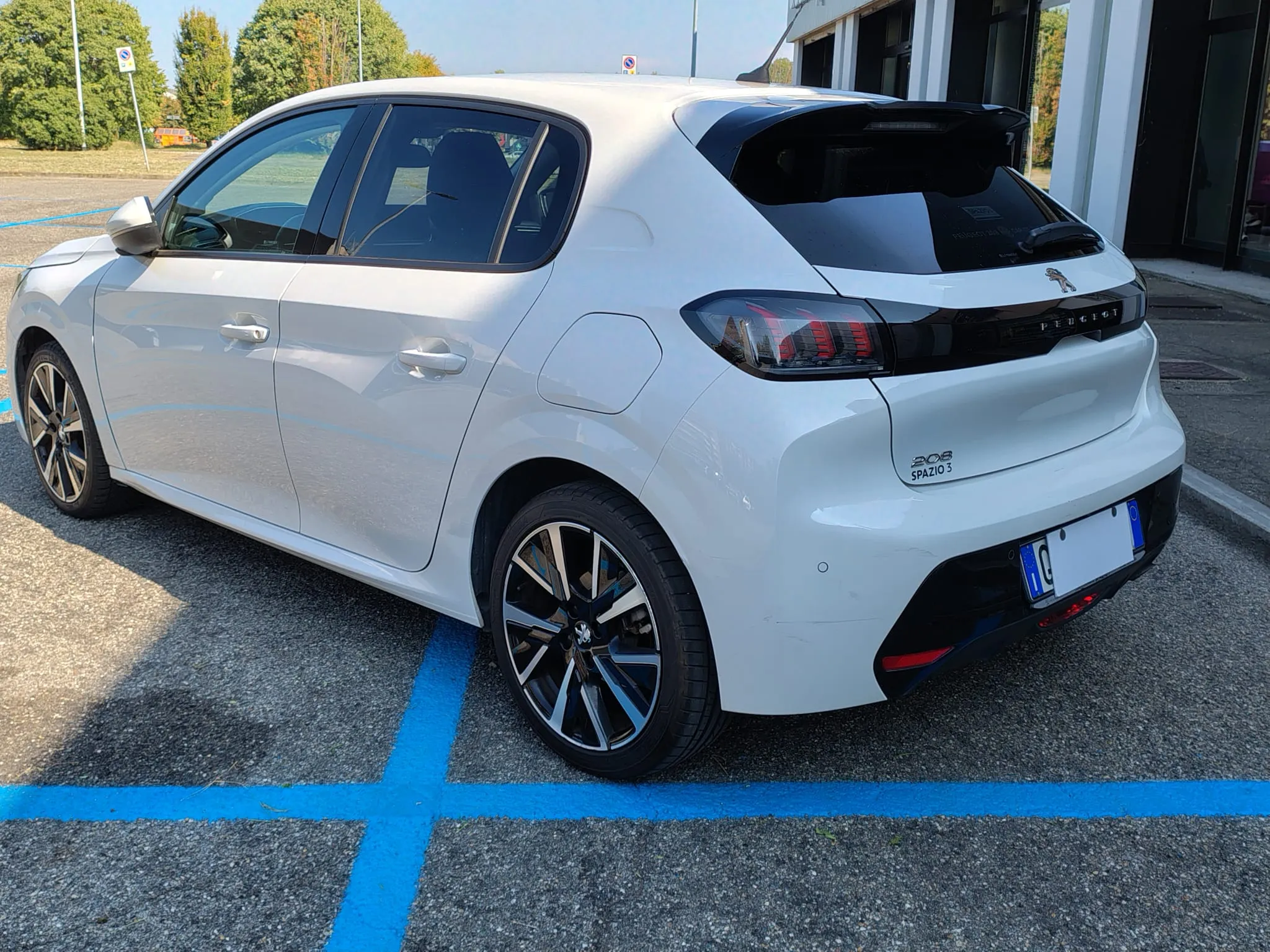 Peugeot 208 1.2 puretech Allure s&s 100cv eat8 my20 2020 — foto 5
