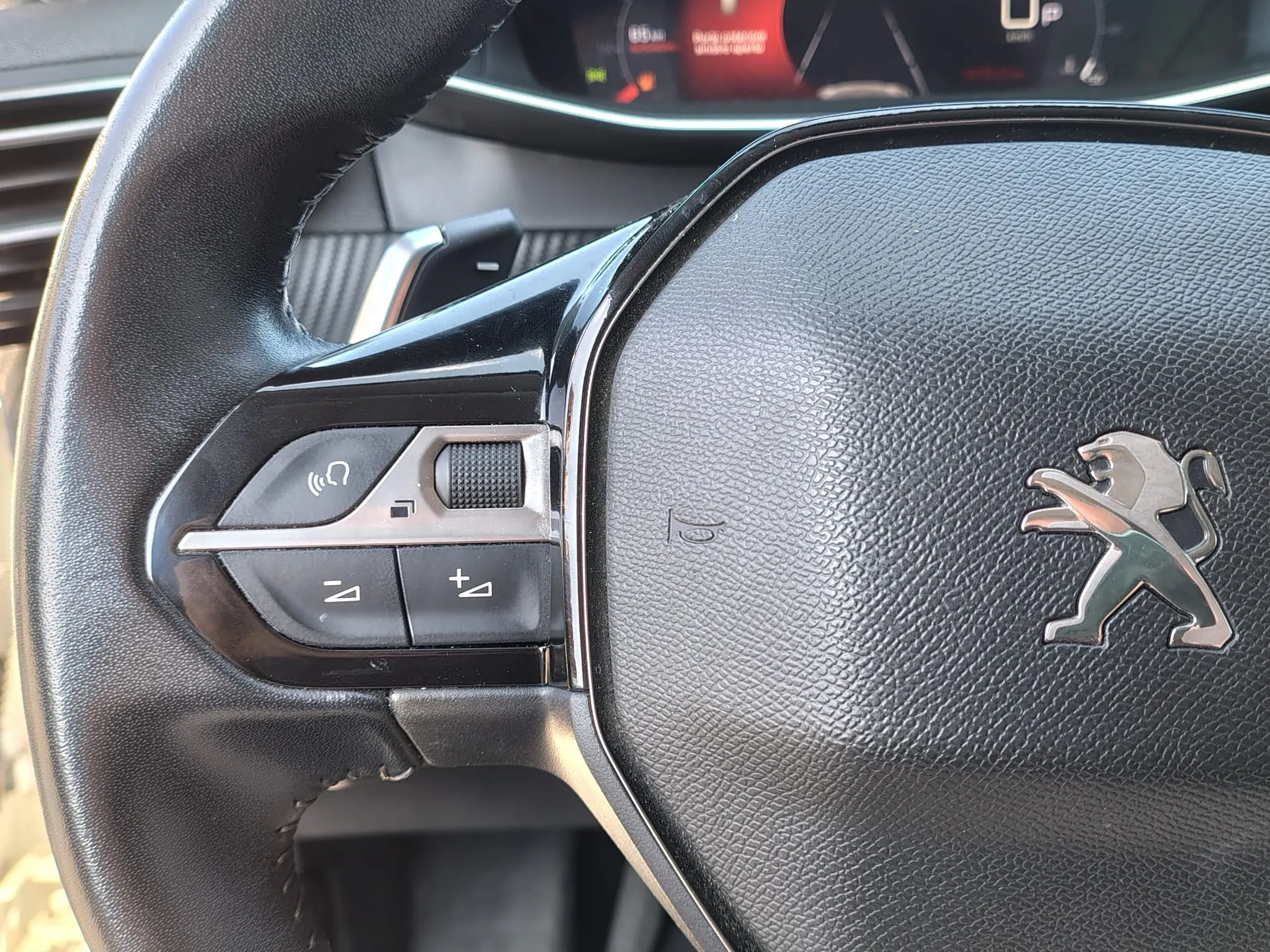 Peugeot 208 1.2 puretech Allure s&s 100cv eat8 my20 2020 — foto 9