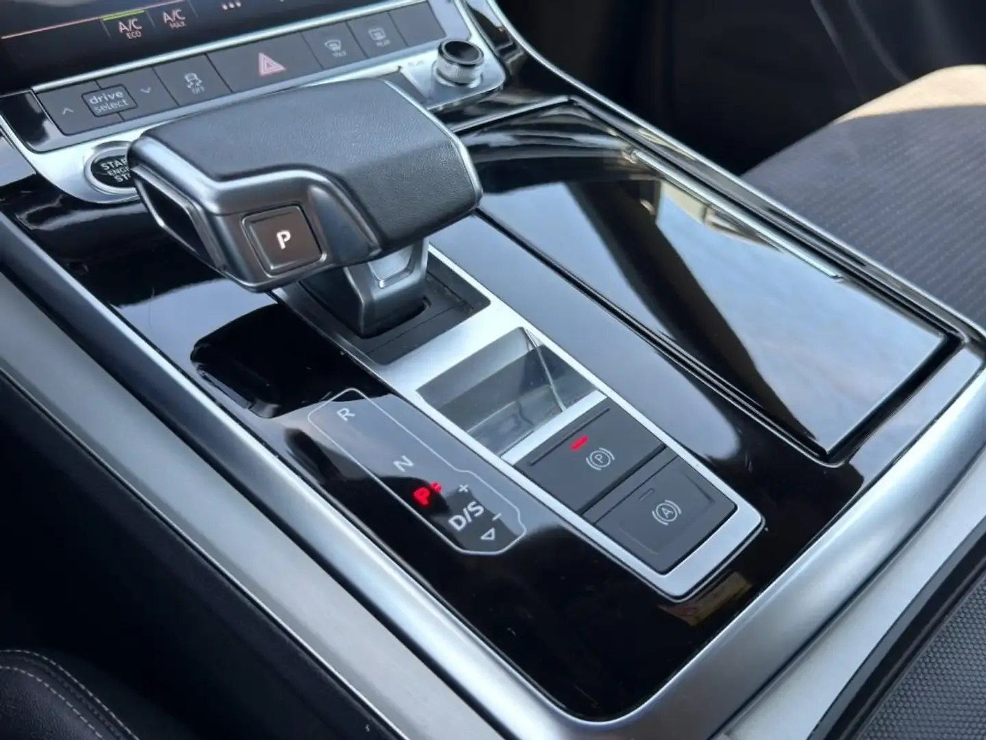 Audi Q8 45 3.0 tdi mhev Sport quattro tiptronic 2022 — foto 14