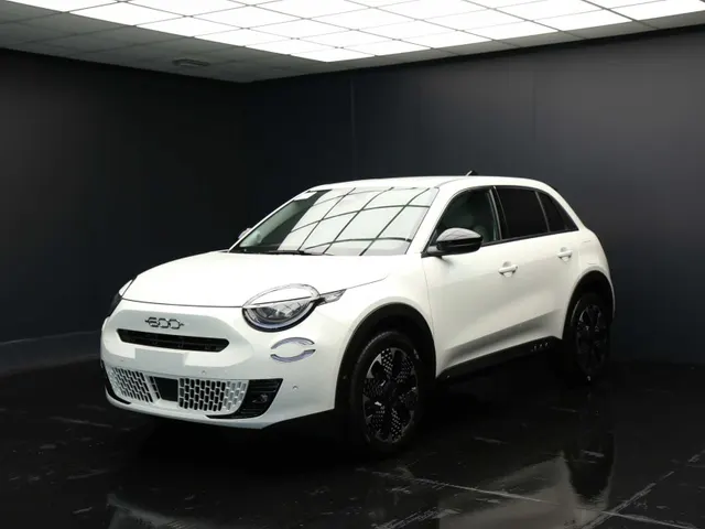 Fiat 600 1.2 hybrid La Prima II 145cv auto