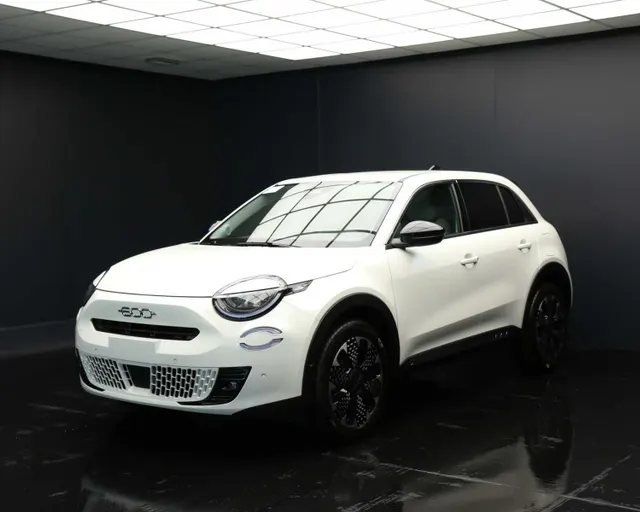 Fiat 600 1.2 hybrid La Prima II 145cv auto