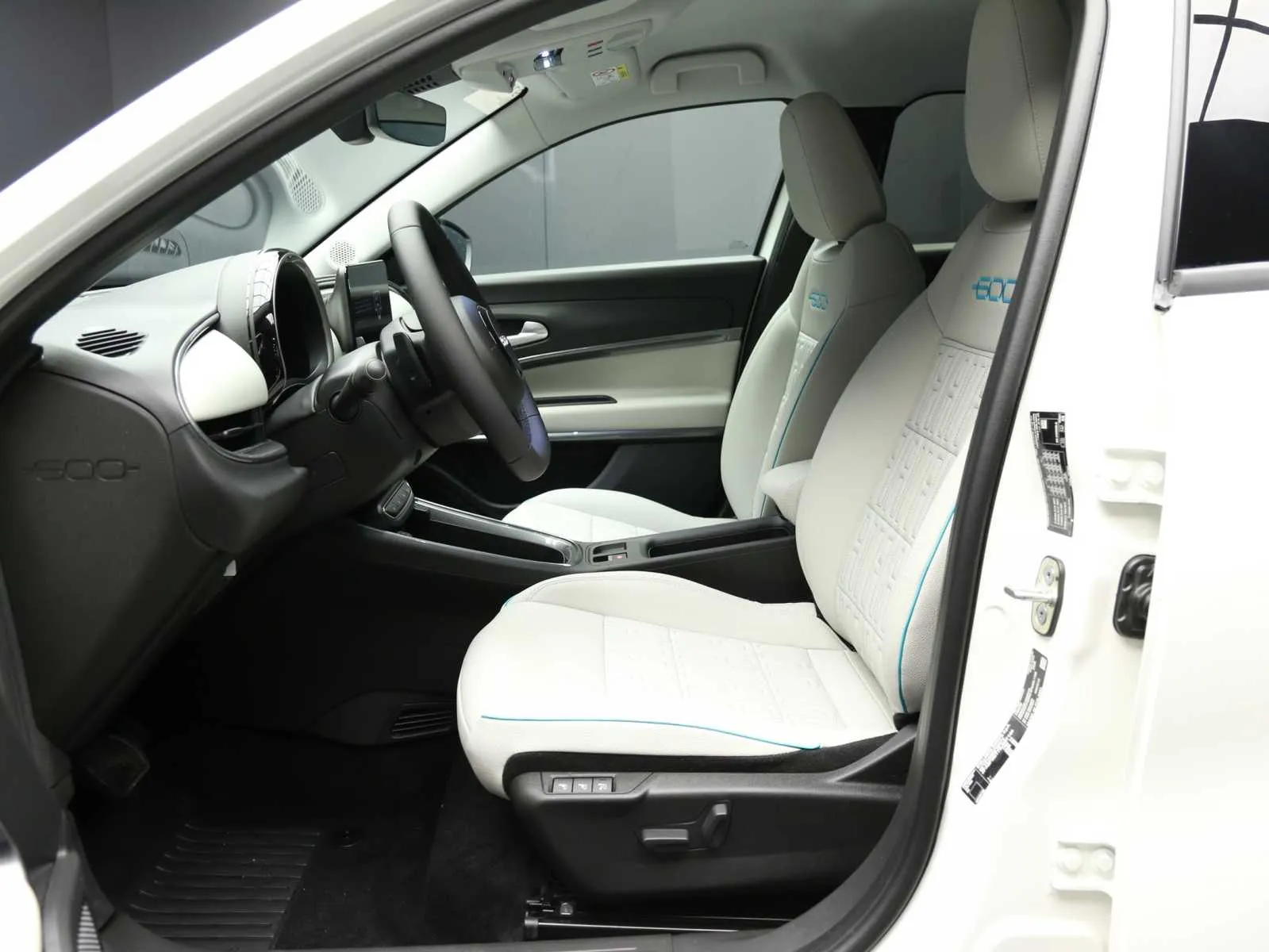 Fiat 600 1.2 hybrid La Prima II 145cv auto 2025 — foto 3