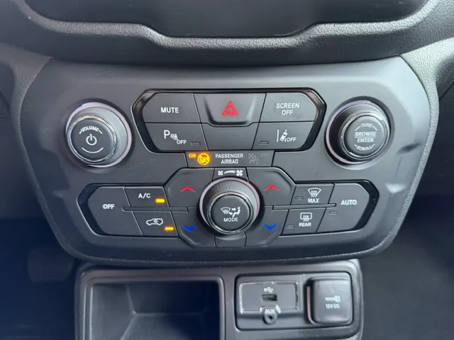 Jeep Renegade 1.5 turbo t4 mhev Limited 2wd 130cv dct 2023 — foto 16