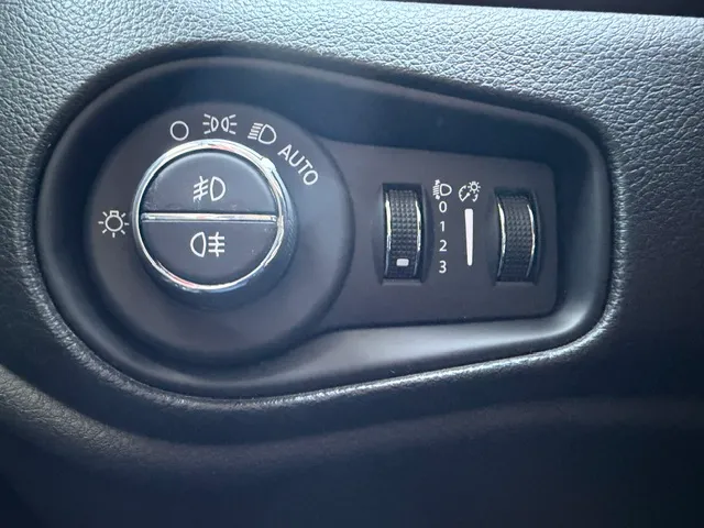 Jeep Renegade 1.5 turbo t4 mhev Limited 2wd 130cv dct 2023 — foto 19