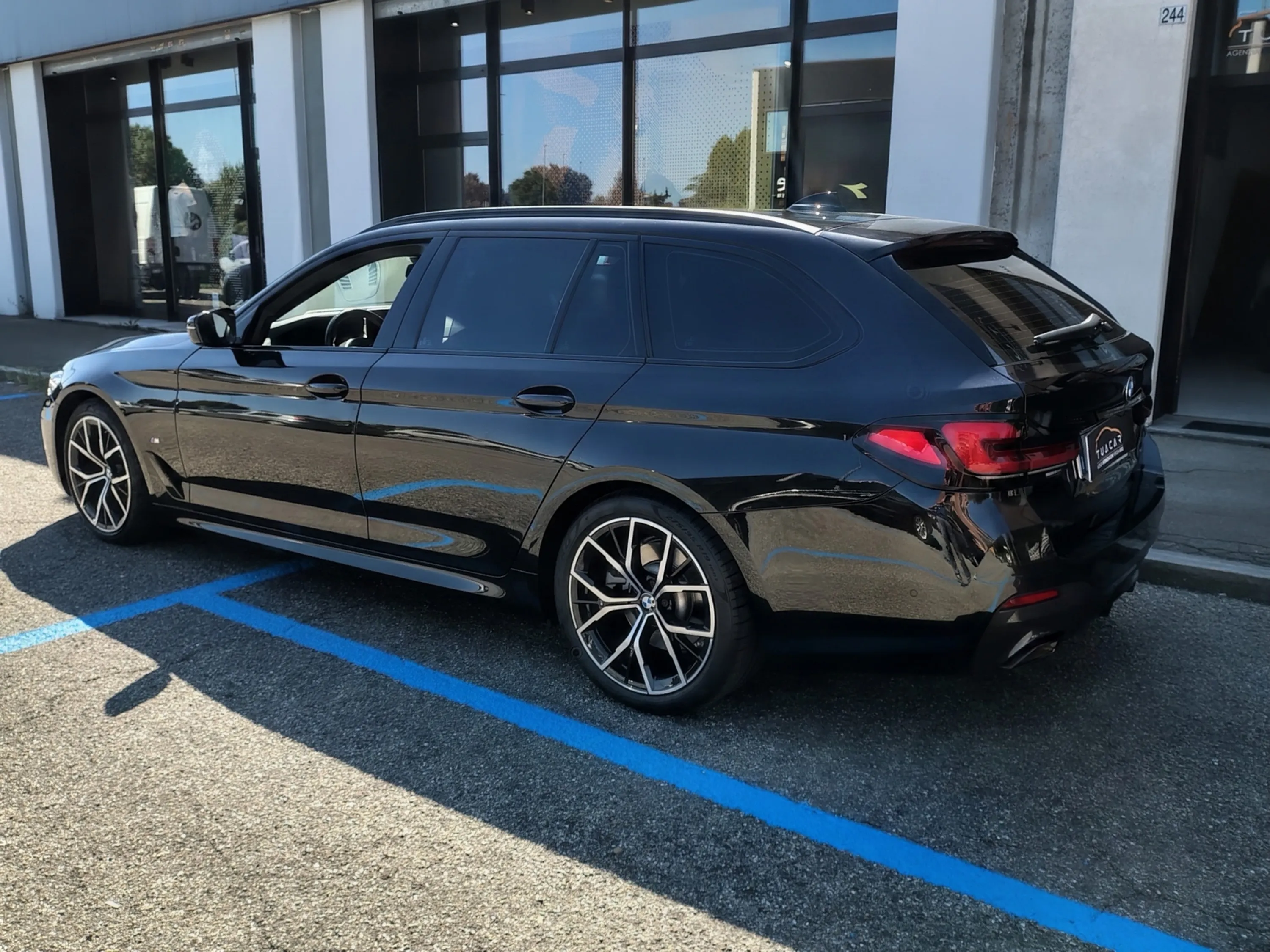 BMW 520d Touring mhev 48V Msport auto 2021 — foto 8