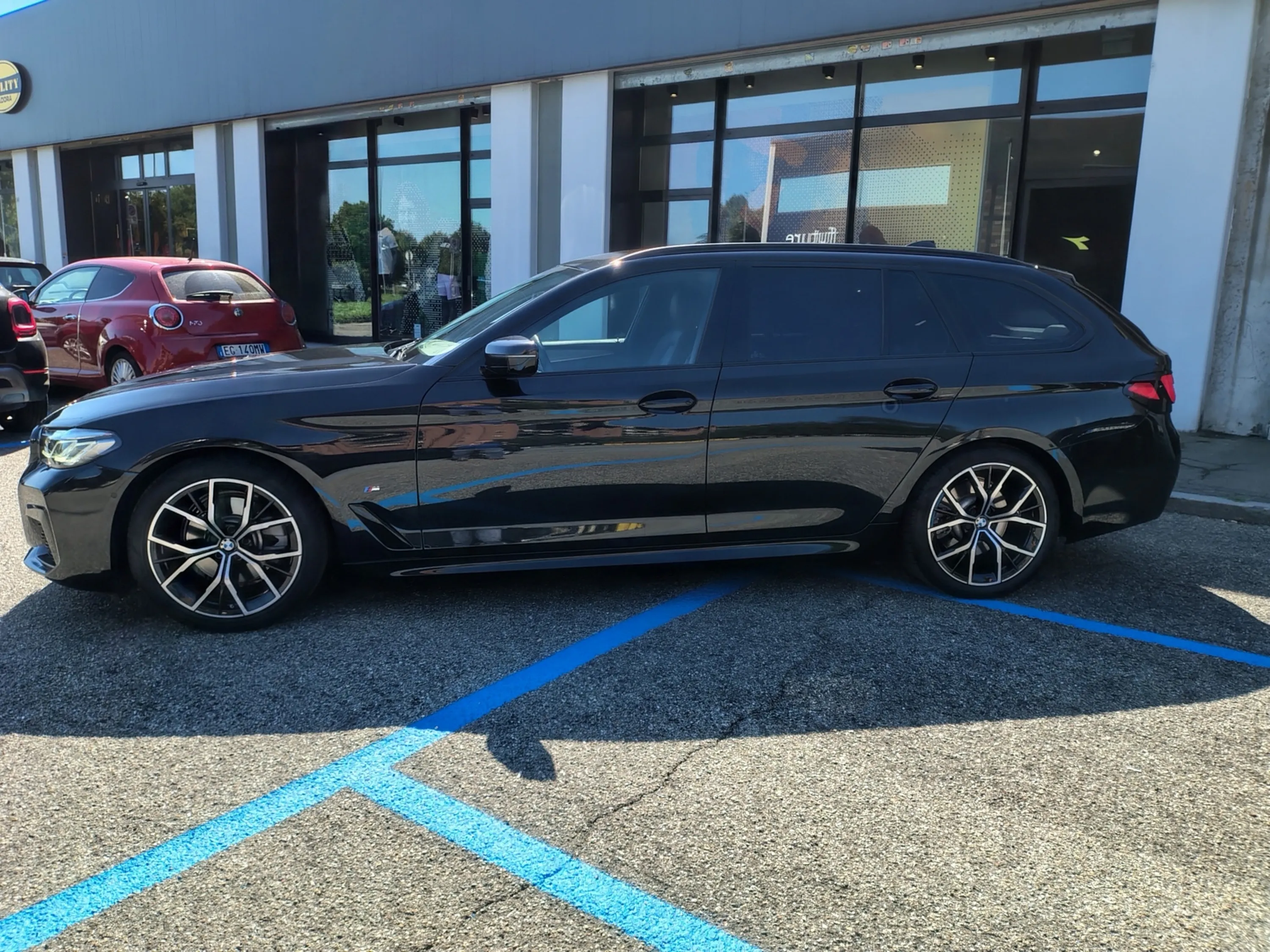 BMW 520d Touring mhev 48V Msport auto 2021 — foto 9