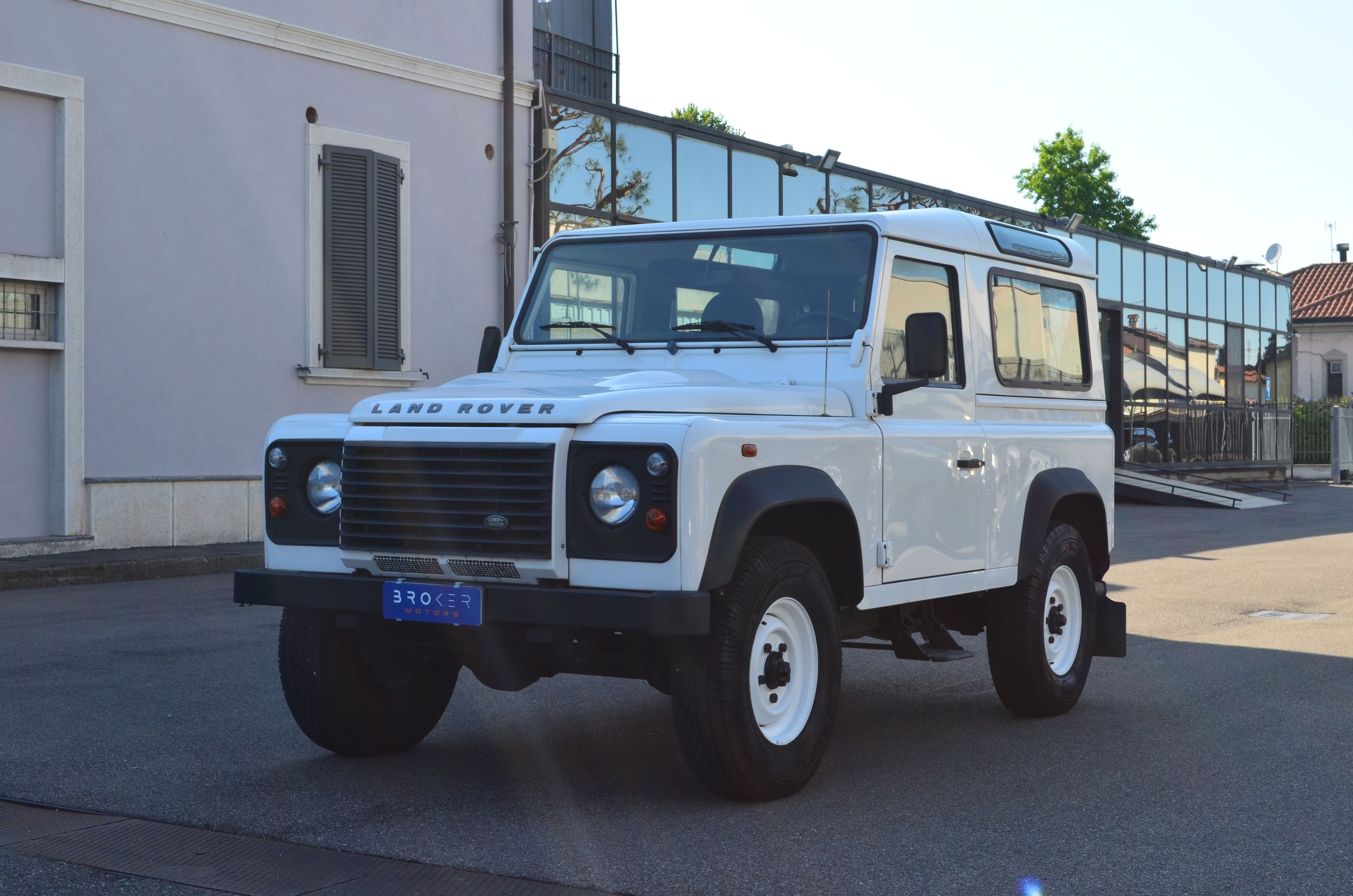 Land Rover Defender VI 2007 90