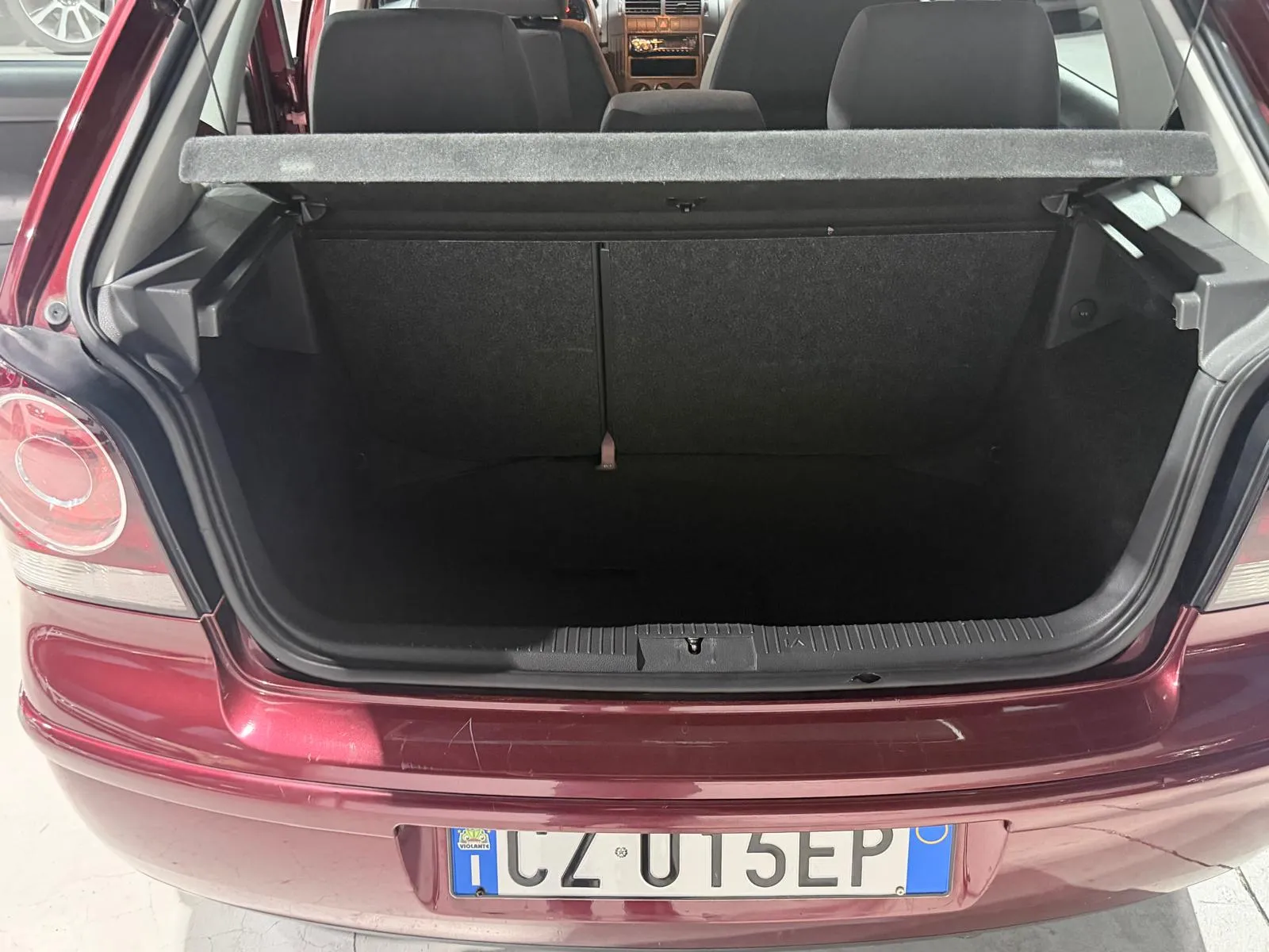 Volkswagen Benzina Neopatentati 5 posti 2005 — foto 15