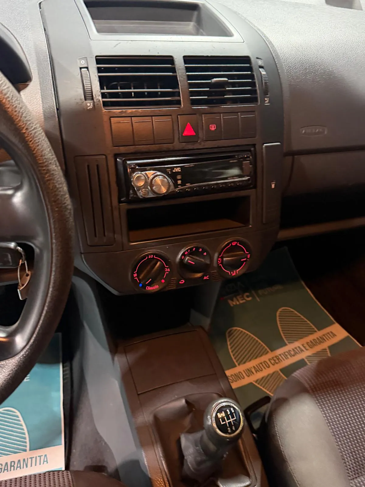 Volkswagen Benzina Neopatentati 5 posti 2005 — foto 11
