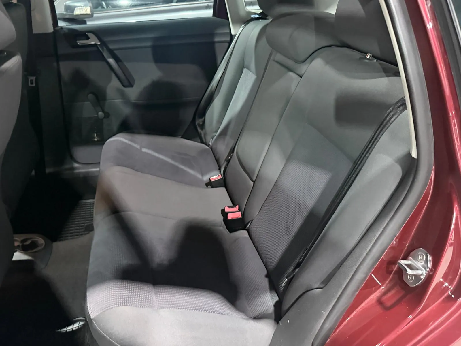 Volkswagen Benzina Neopatentati 5 posti 2005 — foto 12