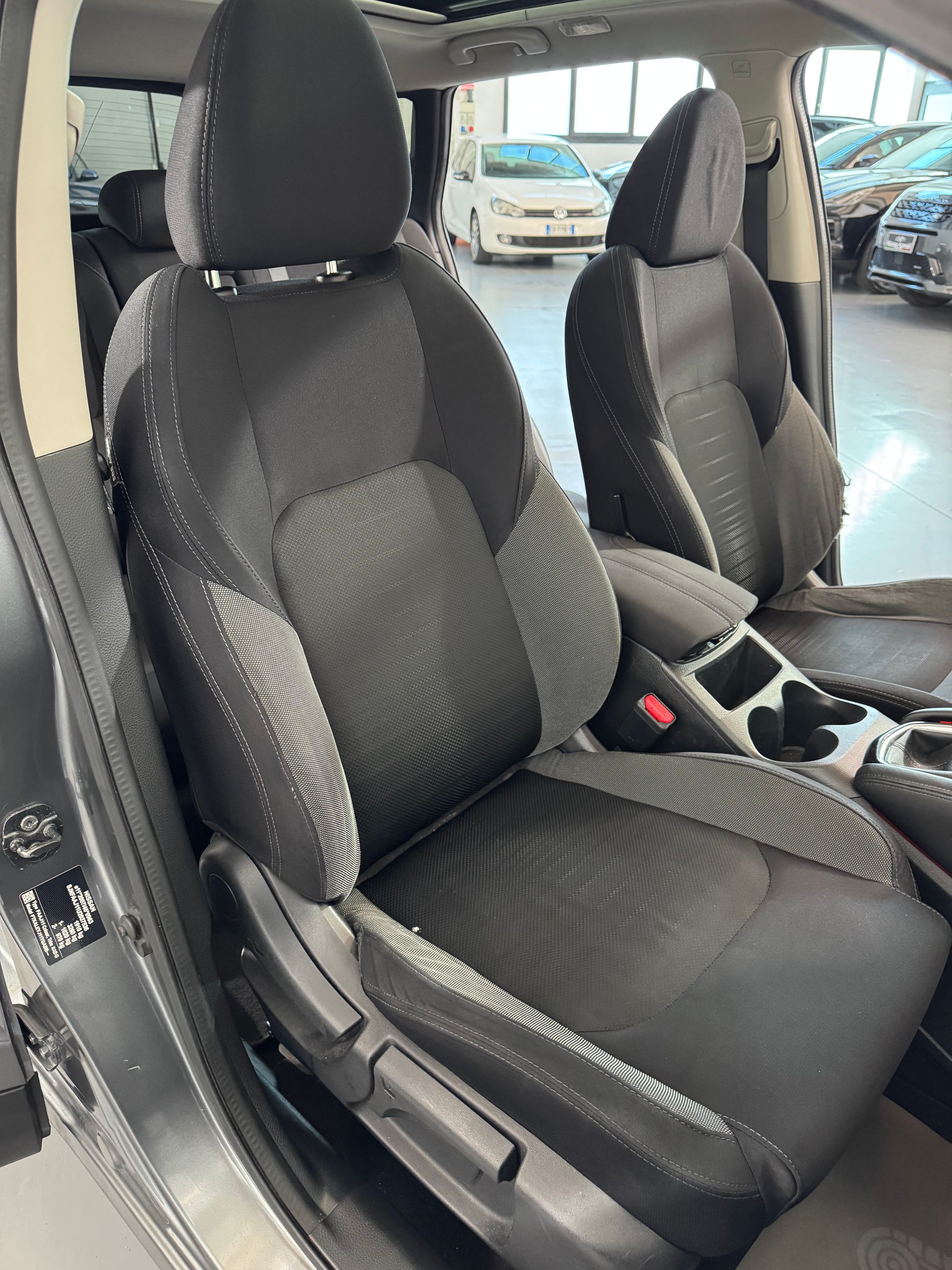 Nissan Qashqai 1.5cc 110cv dci Tetto panoramico OK Neopatentati 2018 — foto 13