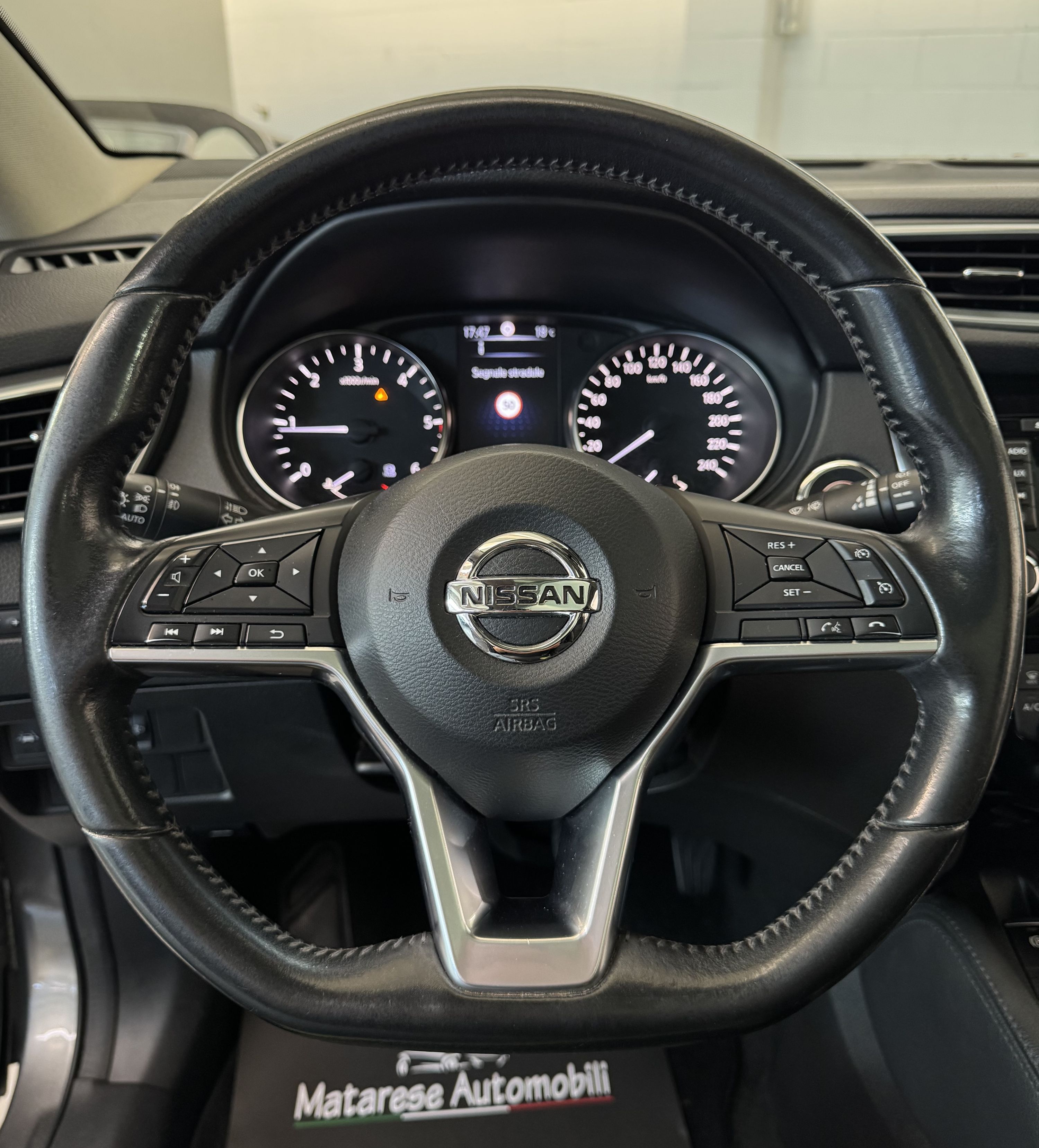 Nissan Qashqai 1.5cc 110cv dci Tetto panoramico OK Neopatentati 2018 — foto 16