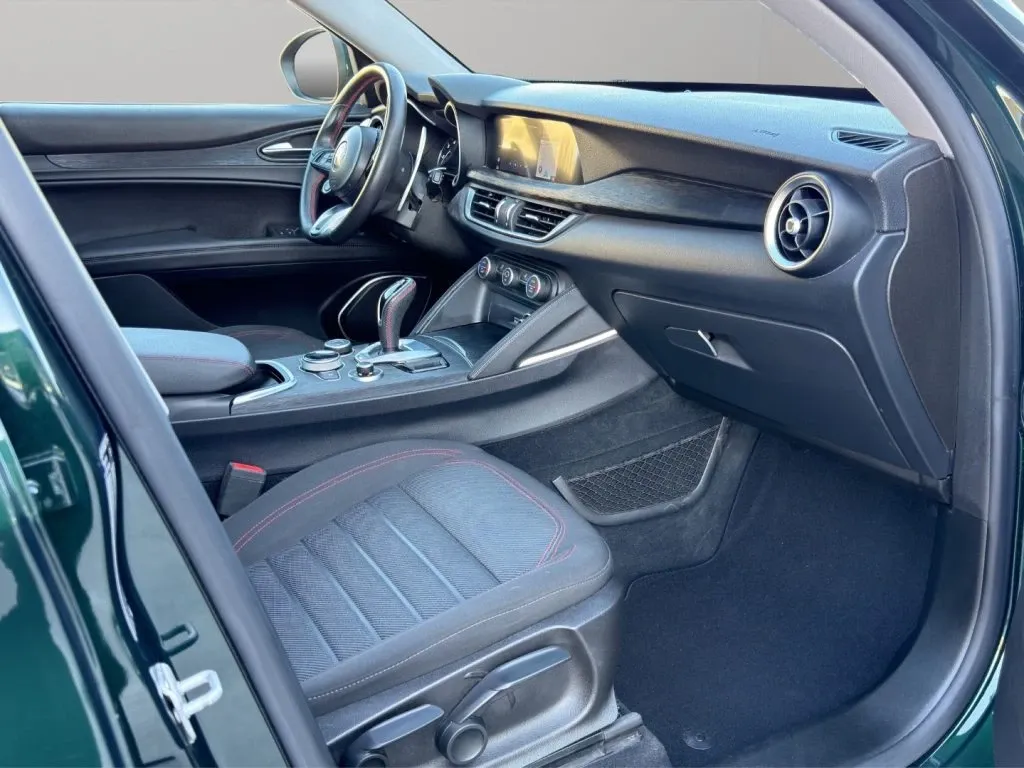Alfa Romeo Stelvio 2.2 t Business Q4 190cv auto 2021 — foto 16
