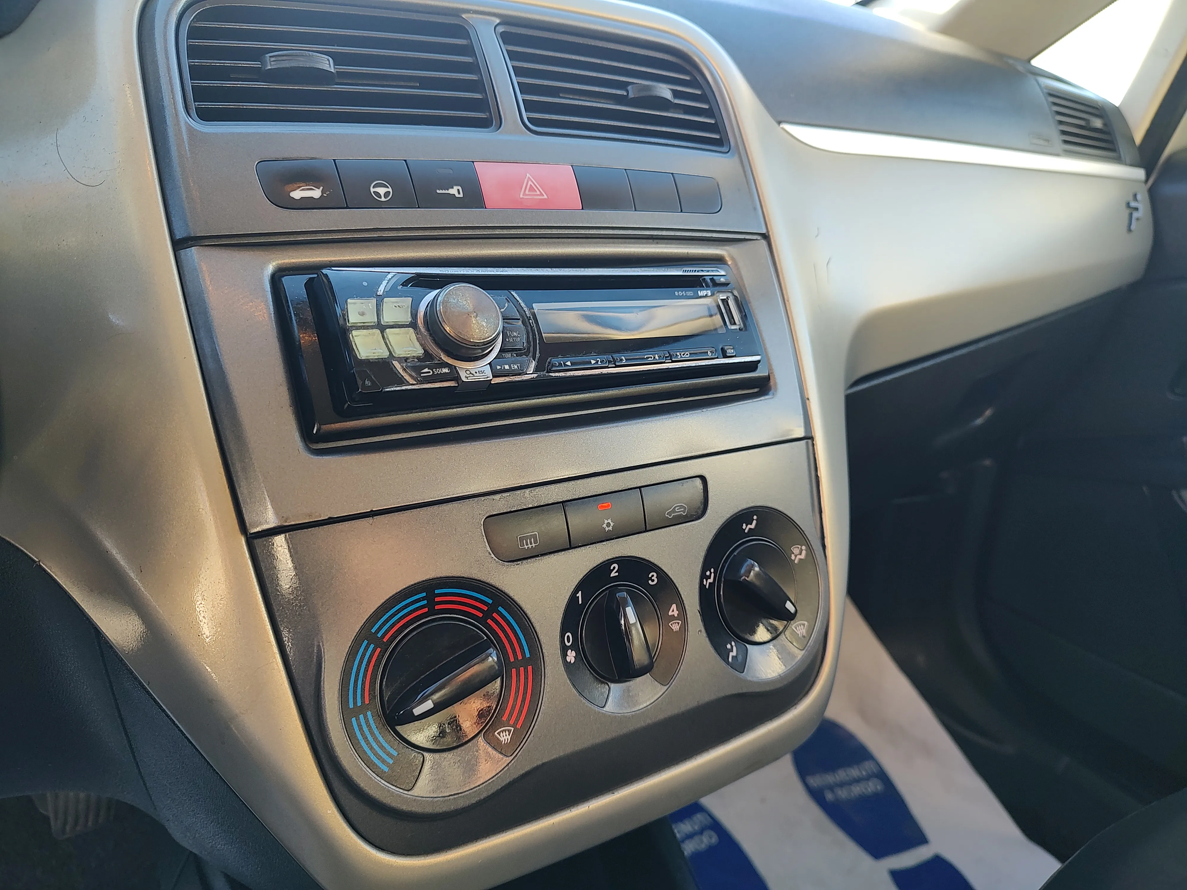 Fiat Grande Punto 5p 1.2 Dynamic 65cv 2006 — foto 12