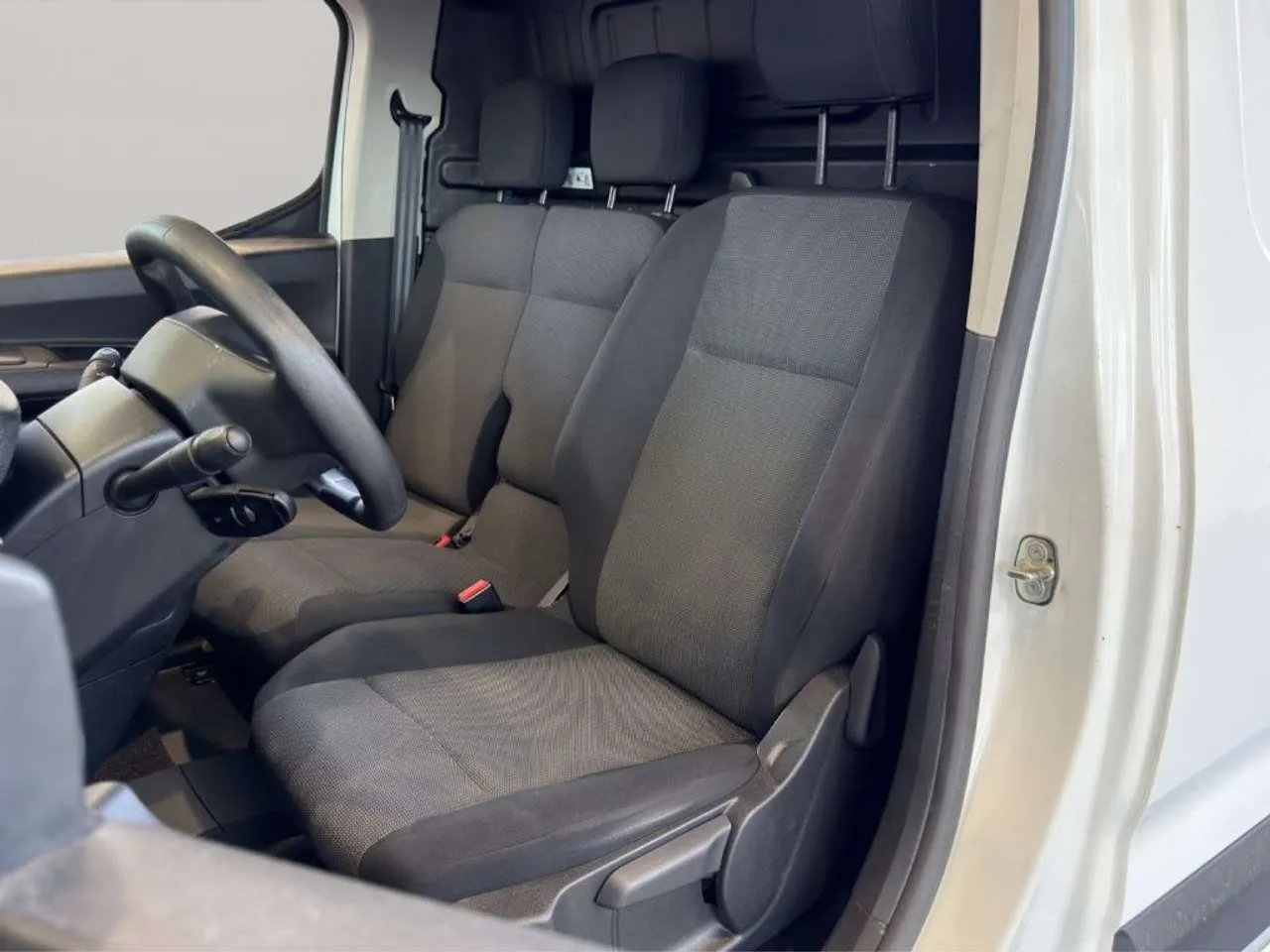 PEUGEOT Partner L1 100cv Allestito 3 posti 2021 — foto 8