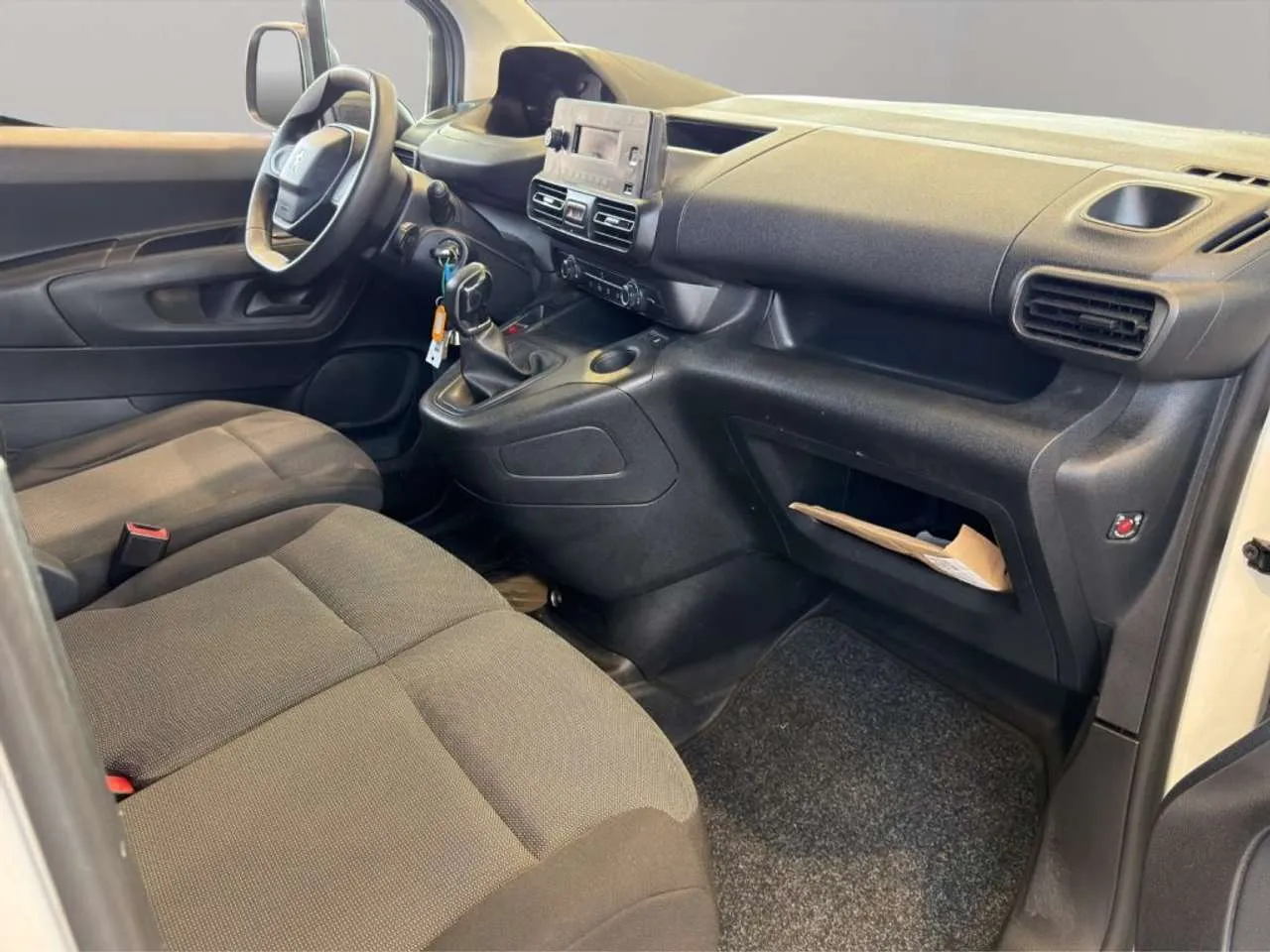 PEUGEOT Partner L1 100cv Allestito 3 posti 2021 — foto 9