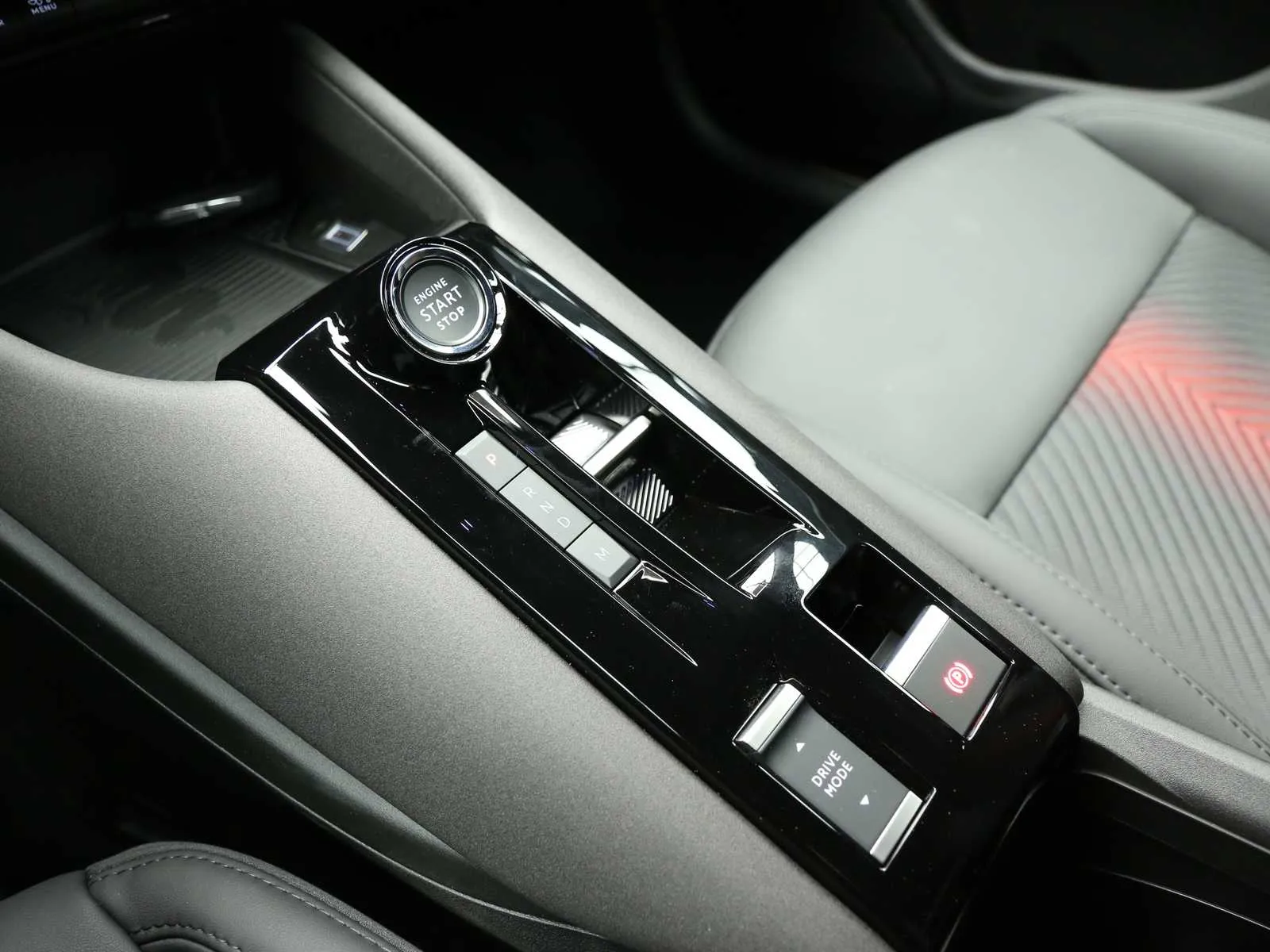 Alfa Romeo Junior 1.2 ibrida Q4 Sport Speciale 145cv edct6 2026 — foto 18