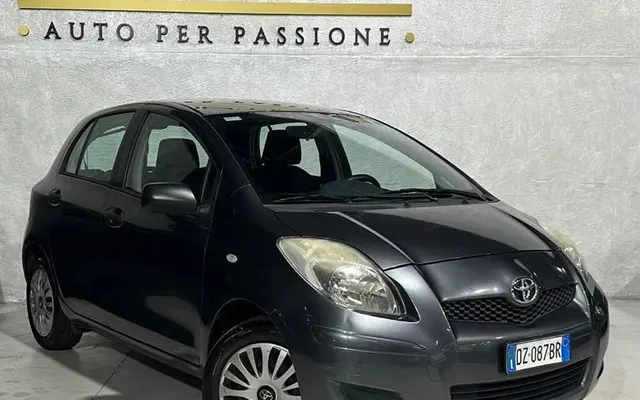 Toyota Benzina 5 posti Neopatentati