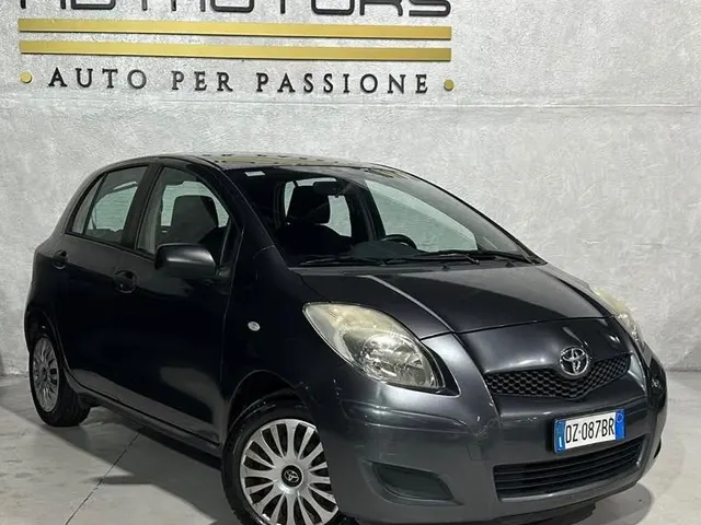 Toyota Benzina 5 posti Neopatentati