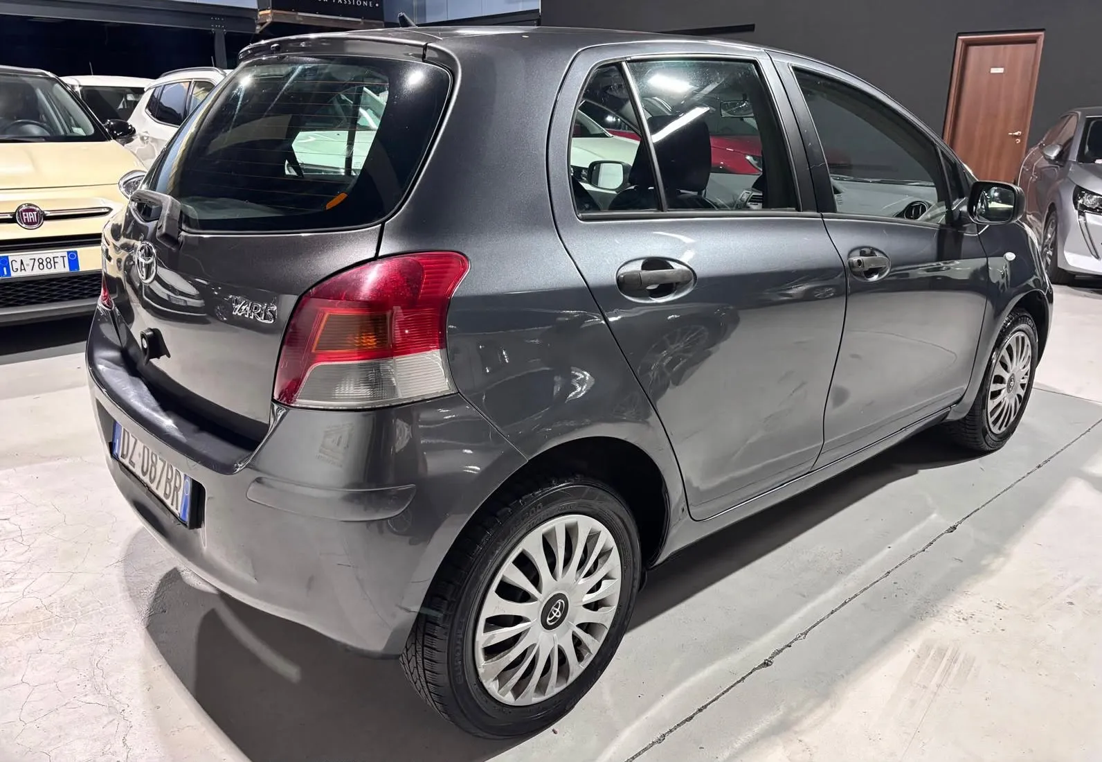 Toyota Benzina 5 posti Neopatentati 2009 — foto 6