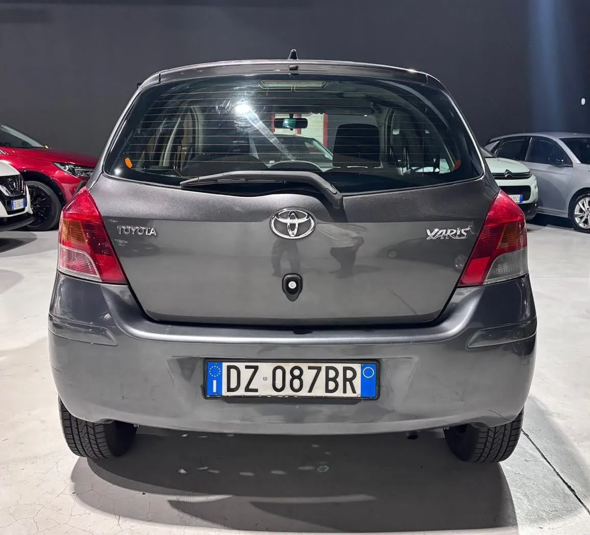 Toyota Benzina 5 posti Neopatentati 2009 — foto 5