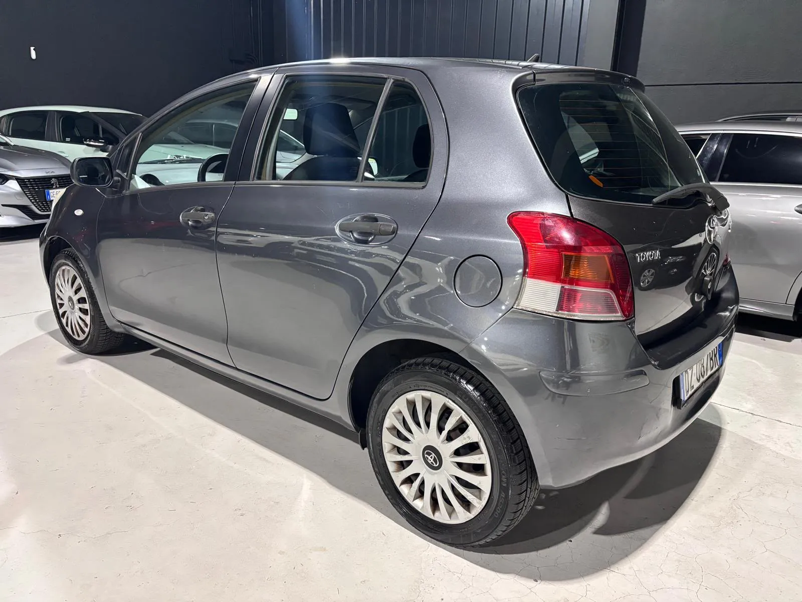 Toyota Benzina 5 posti Neopatentati 2009 — foto 4