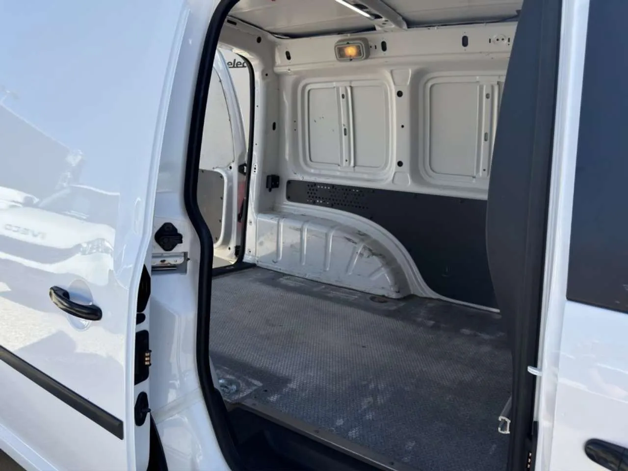 VOLKSWAGEN Caddy 2.0TDI 4MOTION 4X4 2020 — foto 8