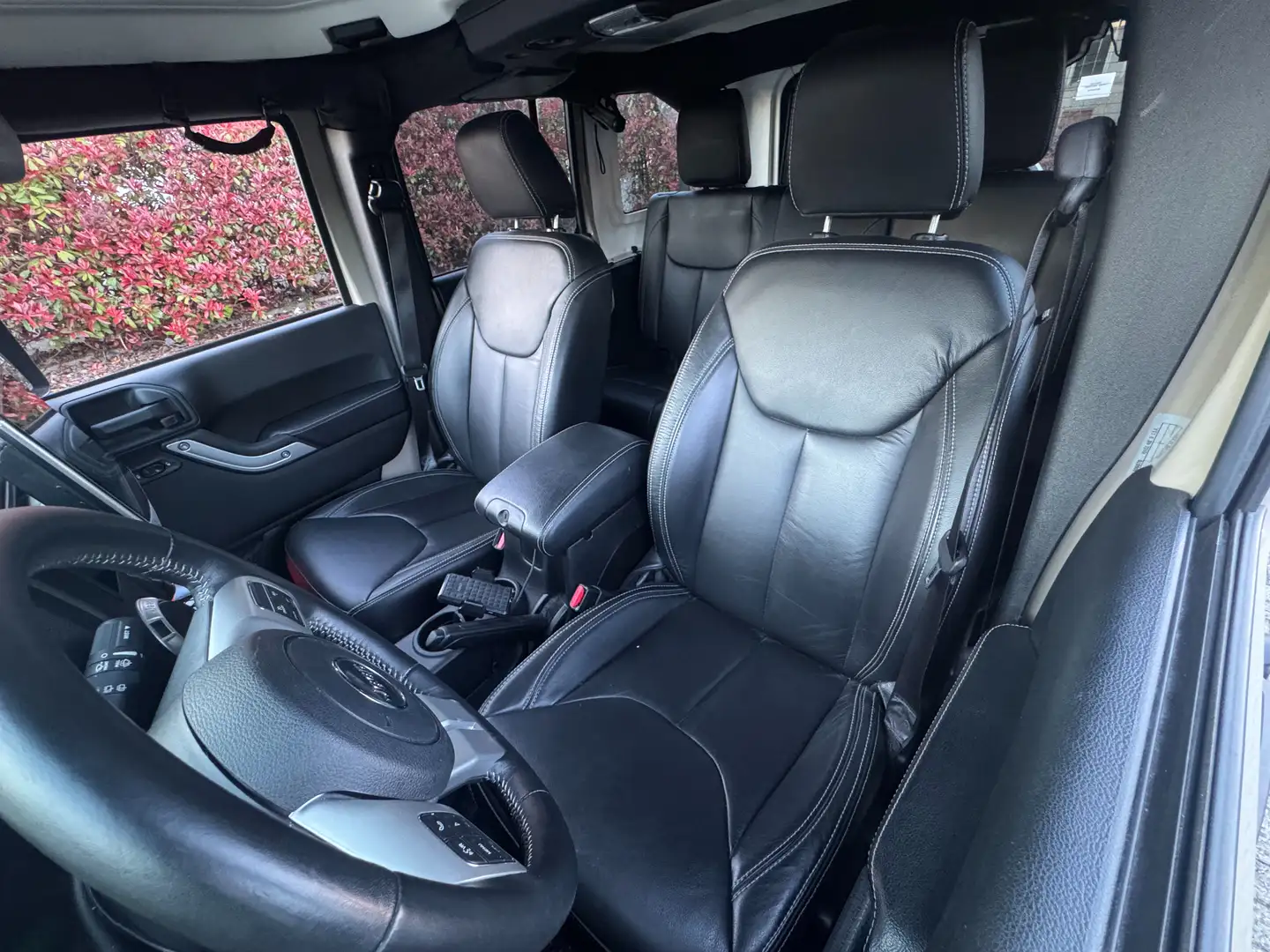 Jeep Wrangler Unlimited 3.6 V6  turbo Sport auto 2019 — foto 8