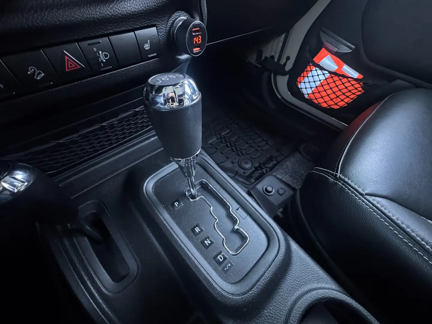 Jeep Wrangler Unlimited 3.6 V6  turbo Sport auto 2019 — foto 11