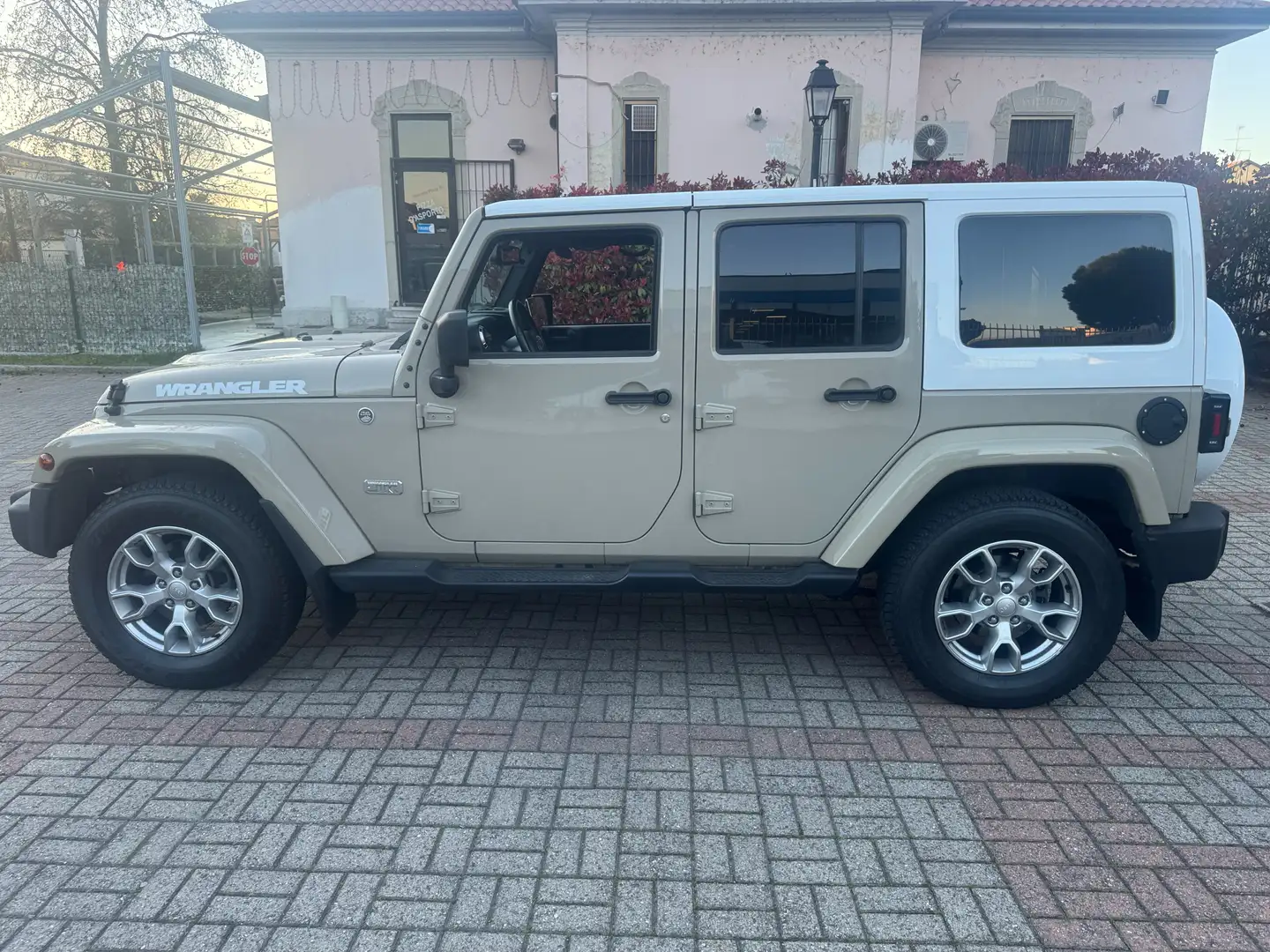 Jeep Wrangler Unlimited 3.6 V6  turbo Sport auto 2019 — foto 2