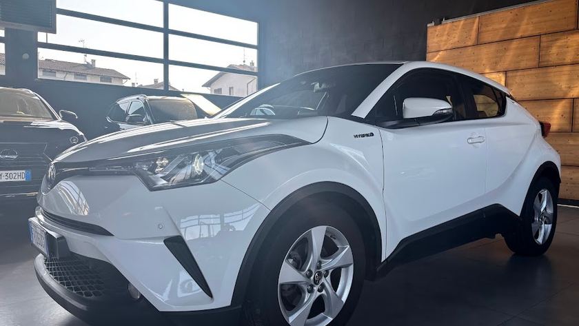 Toyota C-HR 1.8h Business e-cvt + IVA 2019