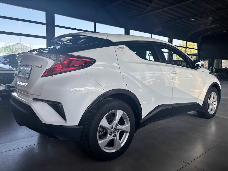 Toyota C-HR 1.8h Business  e-cvt + IVA 2019 — foto 4