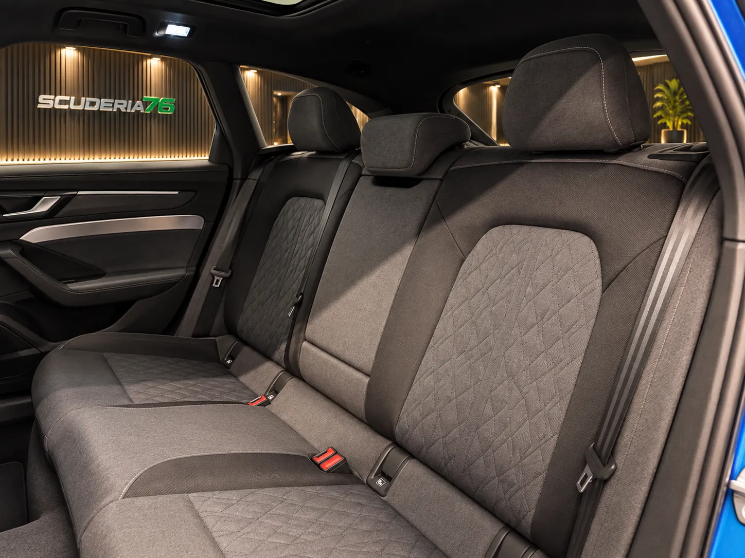 Audi A6 Avant 2.0 tdi mhev + Edition One Blu Ascari quattro 204cv s-tronic 2026 — foto 14