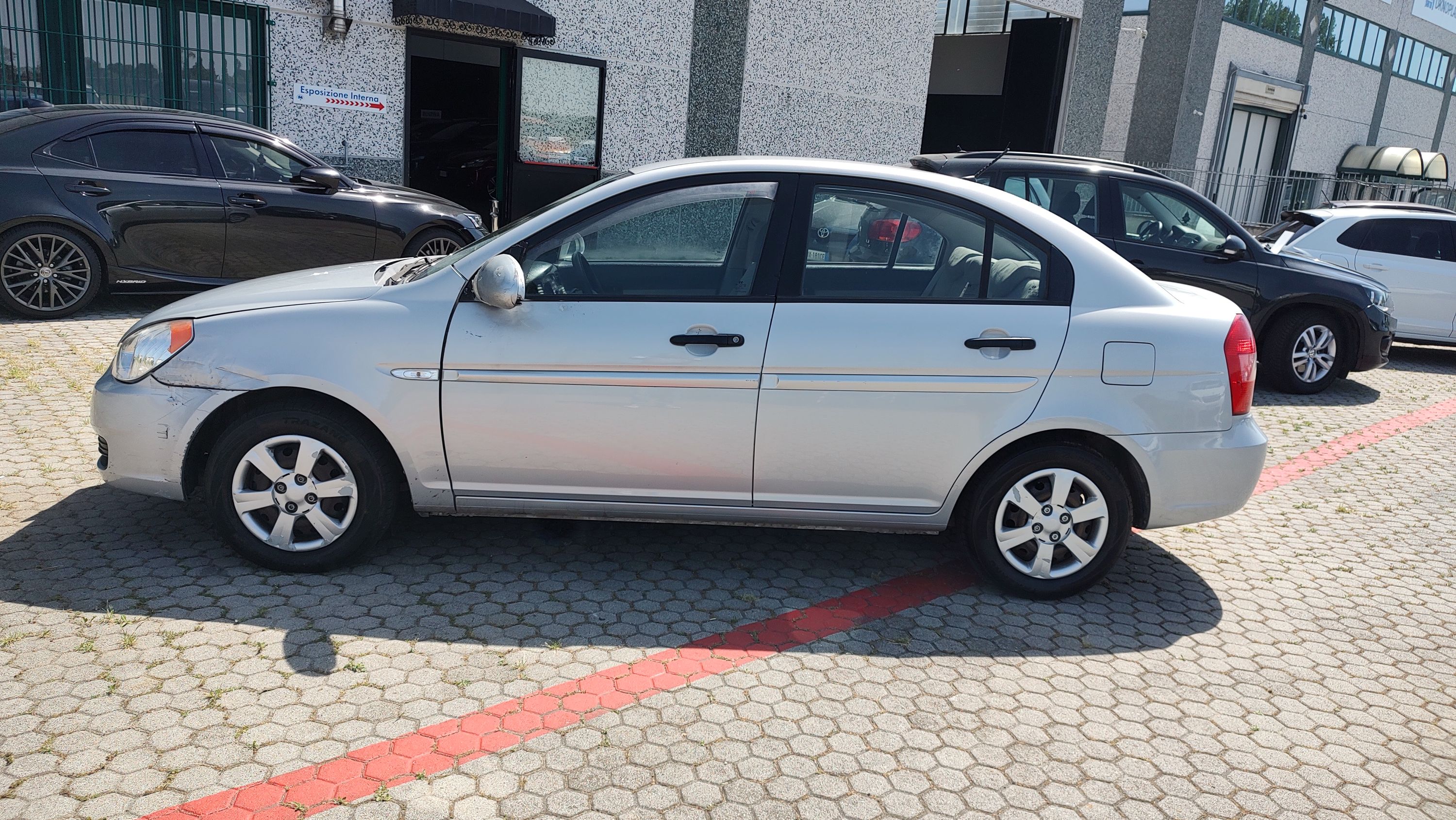 Hyundai Accent 4p 1.4 Style 2009 — foto 2