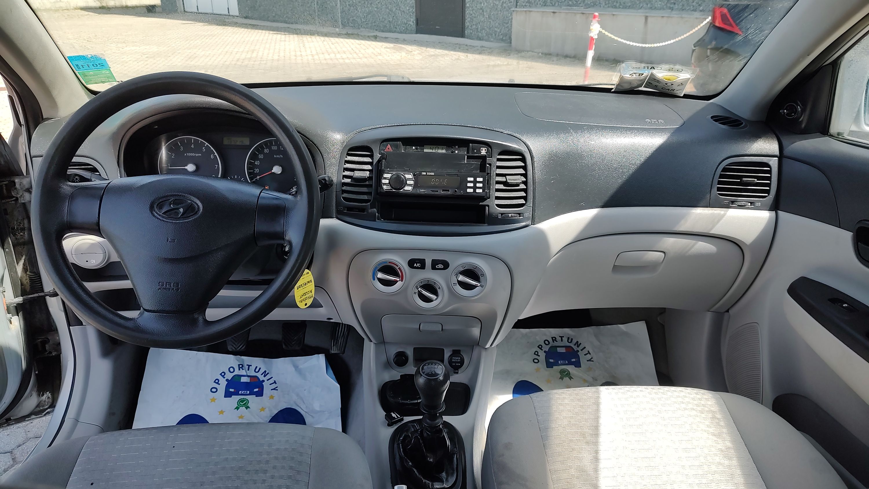 Hyundai Accent 4p 1.4 Style 2009 — foto 10
